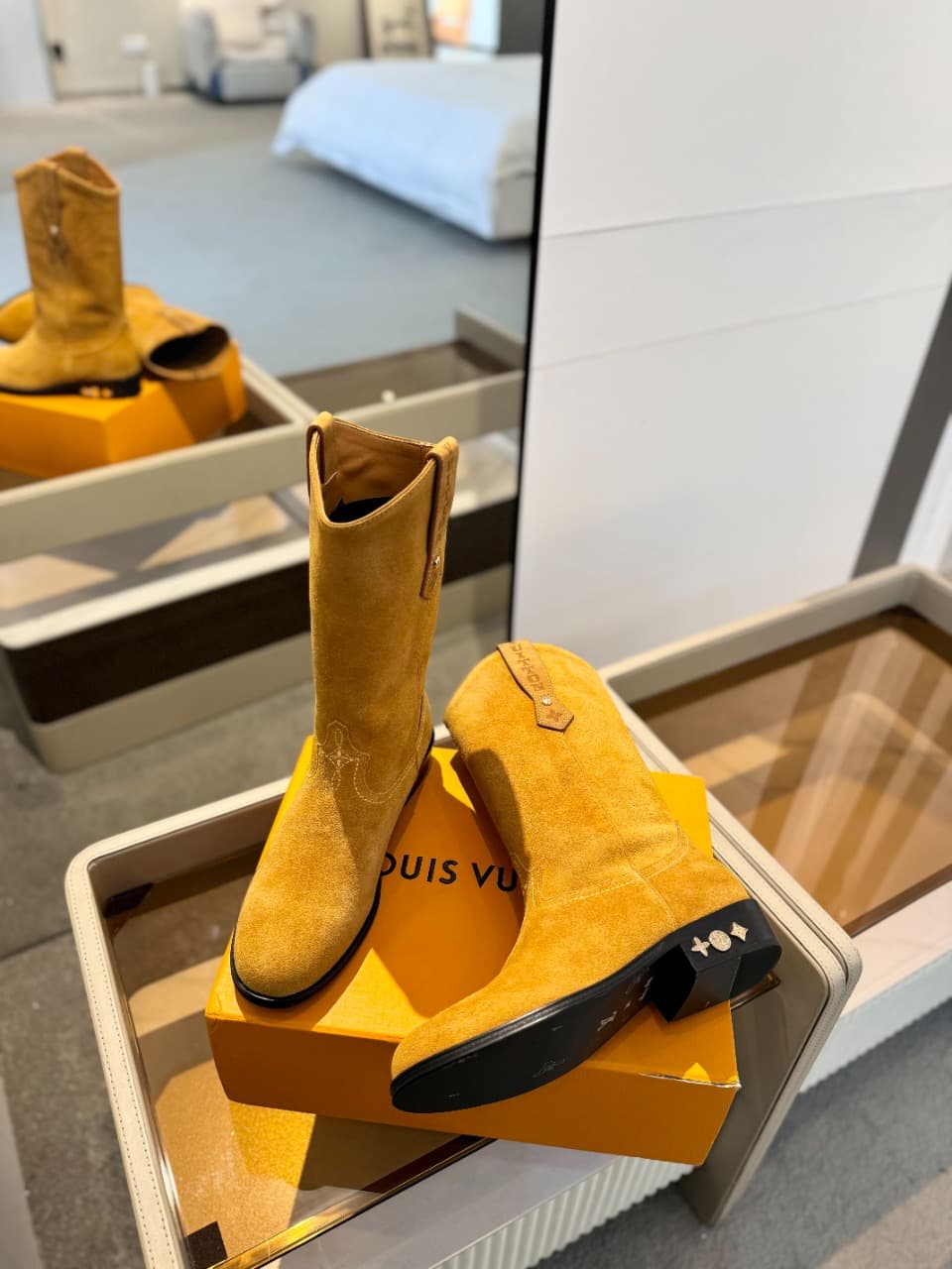 D8992 2026  Latest collection/series L✔️ The latest autumn/winter official website collection features runway-style boots. All items are updated simultaneously, with perfect fit. Features LV-inspired straps and edging, intricate craftsmanship, and a desig — image 6