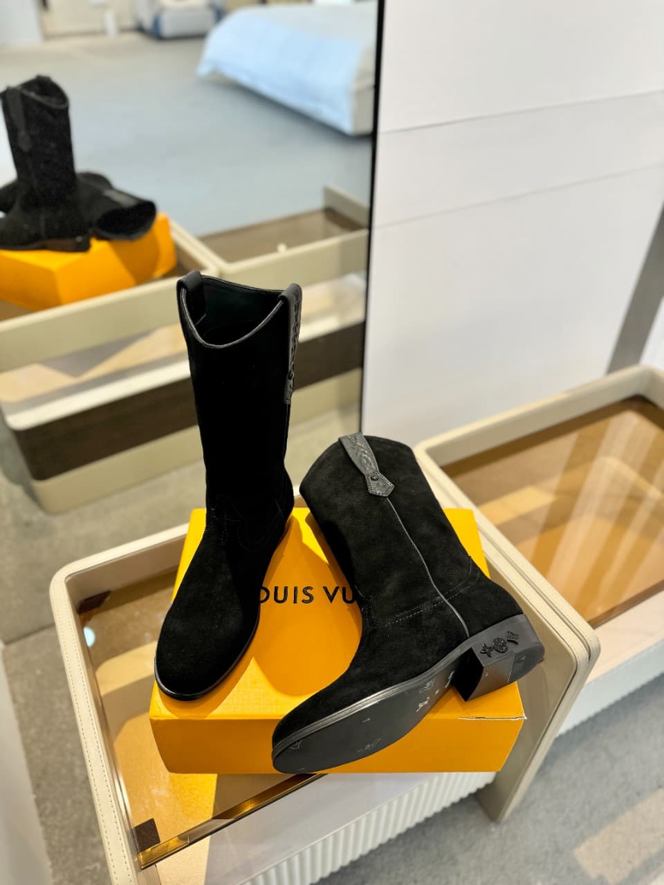 D8991 2026  Latest collection/series. The latest autumn/winter official website collection features runway-style boots. Updates are synchronized, with perfect fit. Features LV-style straps and oiled edges. The craftsmanship is intricate, and the design ex — image 6