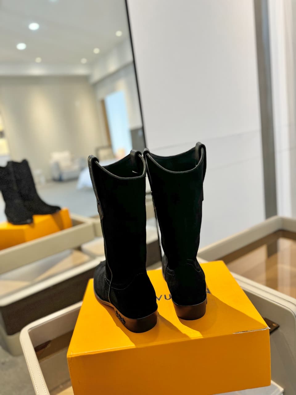 D8991 2026  Latest collection/series. The latest autumn/winter official website collection features runway-style boots. Updates are synchronized, with perfect fit. Features LV-style straps and oiled edges. The craftsmanship is intricate, and the design ex — image 7