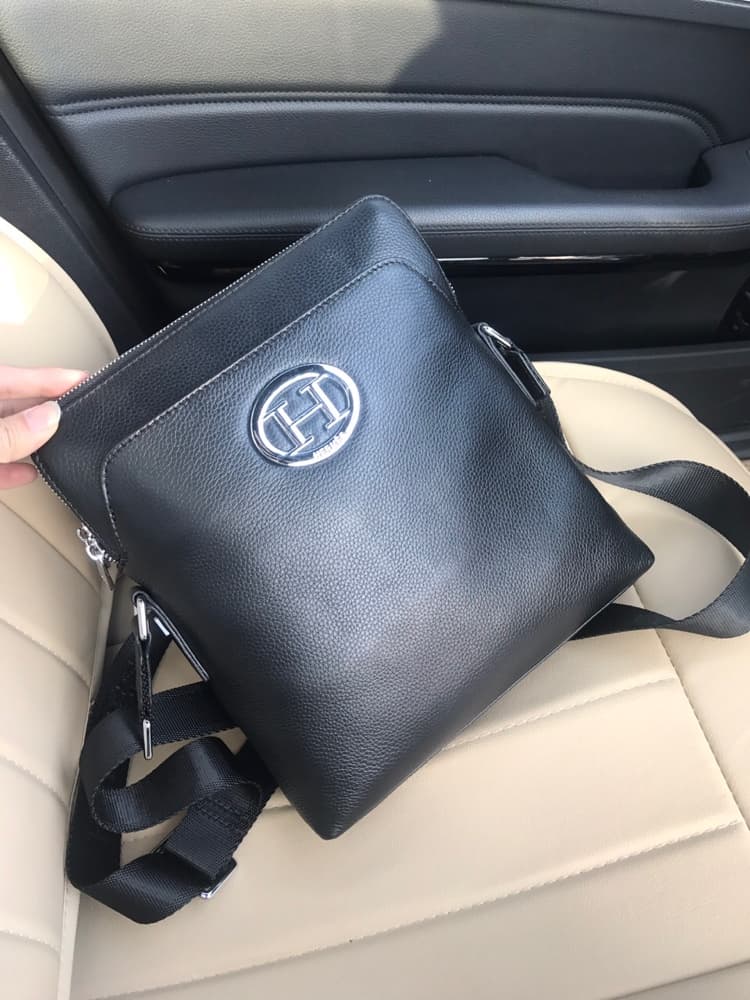 C4940 Hermes Hermès🌠🎉 The perfect gift choice – truly high-quality products 🔥 🔥 Business men’s bags ♨♨ Officially released, top-tier quality 💦💦 High-end craftsmanship, original full-grain leather + specialized hardware 🙏 🙏 🙌 Exclusive quality, superior in — image 1