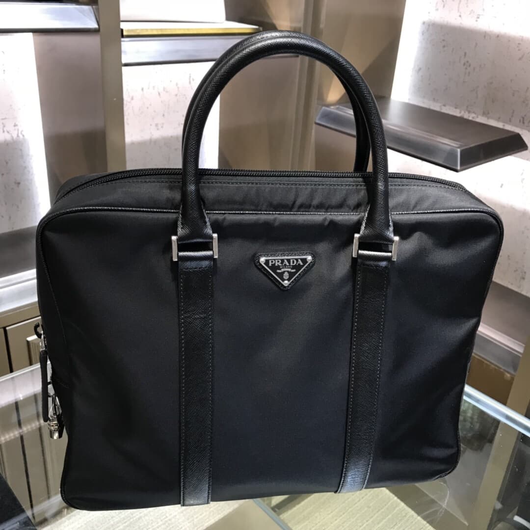 C6972 【PRADA】Original quality, factory-made parachute material. Prada 2VE872 – the latest model. Soft texture, with a distinctive logo pattern on the interior. 175 is a OEM version. Dimensions: 36*28*9. Ideal for men’s casual wear, fashion, business trips — image 1