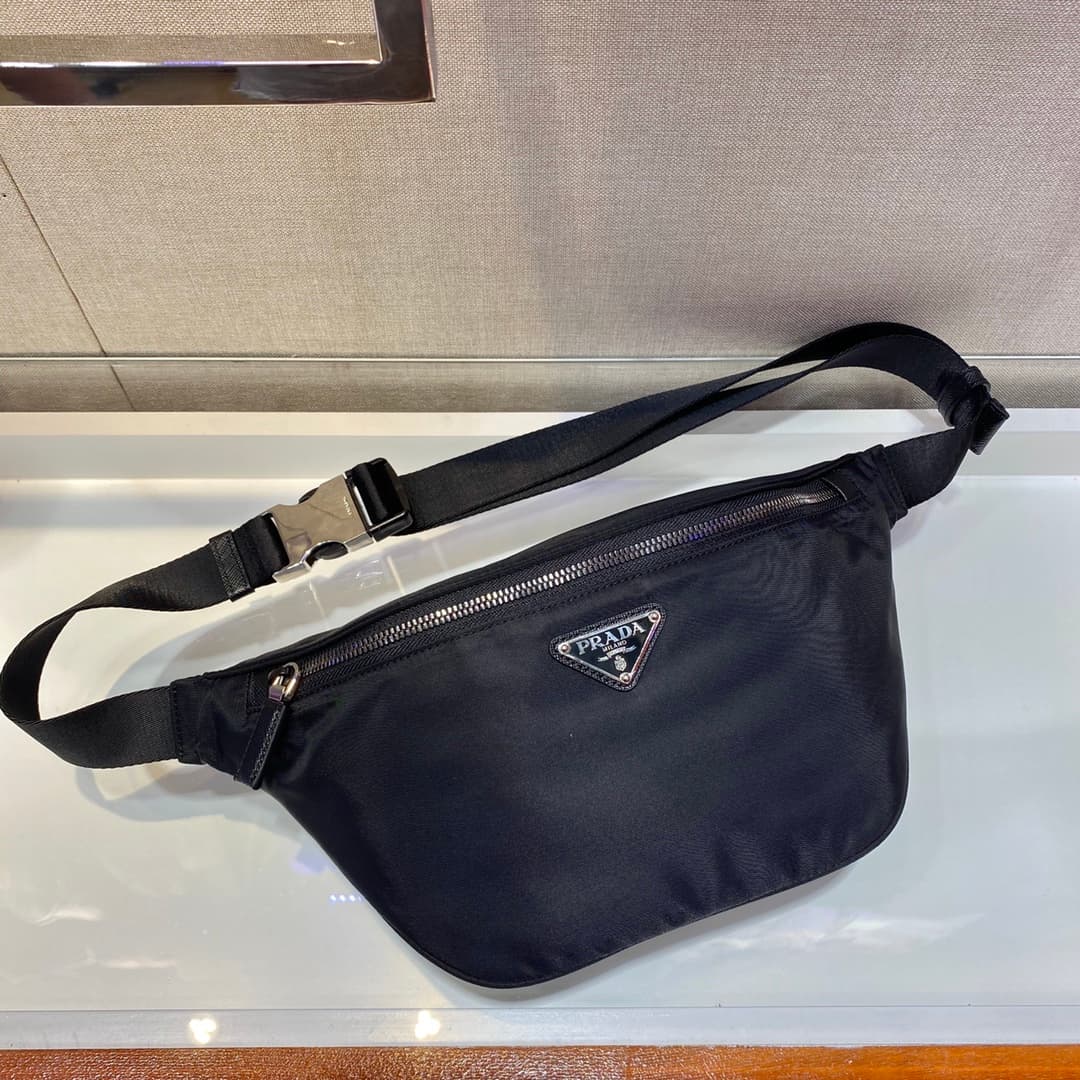 C6985 🎉 Waist bag / Chest bag 🎉 2VL033 🎉 The design of this waist bag is not only practical, but also enhances the overall aesthetic of the outfit. It allows the bag to be placed exactly where the body is, and can also be used as a chest bag or worn acros — image 1