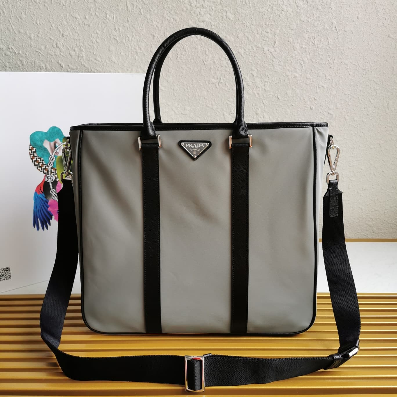 C6982 Top-quality original product 🎉 Exclusive release 🎉 2VG034, 2021 – the latest shopping bag of the year 😘😘 This nylon tote bag features a minimalist design style, giving it a modern look. It’s made from imported nylon fabric combined with Saffiano cro — image 1