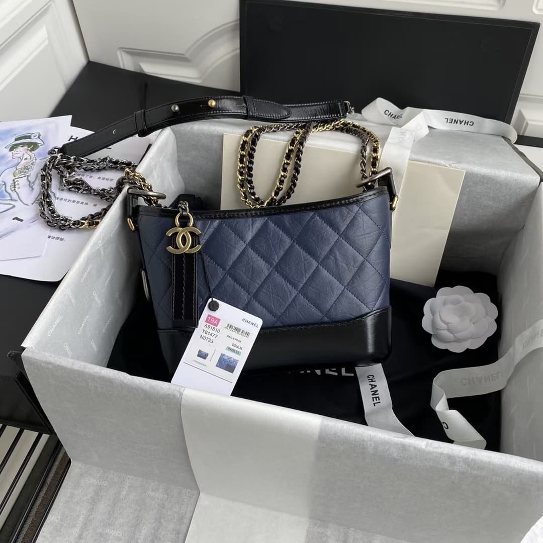 C773 Chane* Gabrielle#Gucci always delivers something impressive. By integrating strength and elegant design aesthetics into its existing beauty, the Gabrielle bag was created. It made its debut at the 2017 spring/summer high-end clothing collection launc — image 1