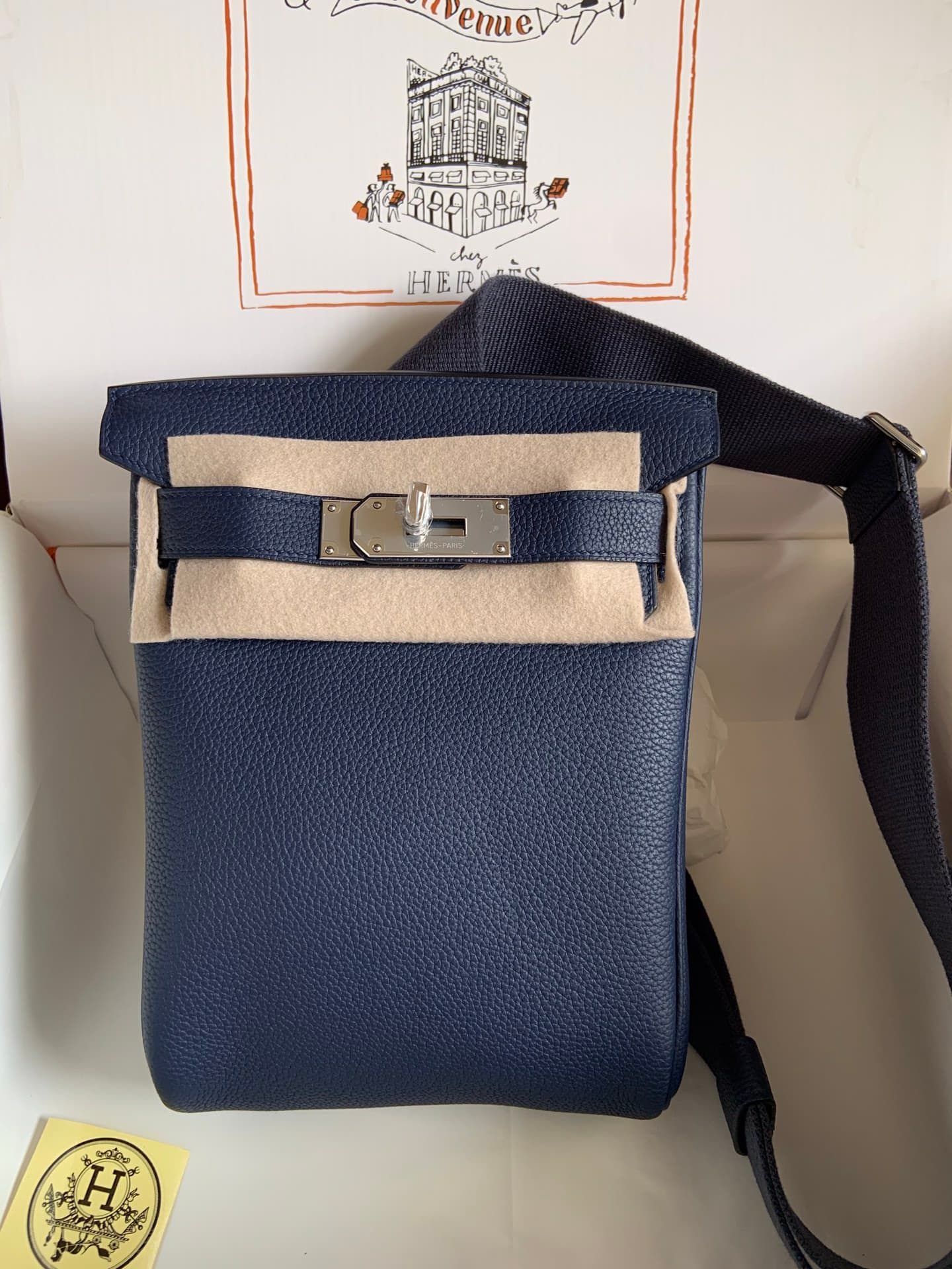 C4846 The most handsome Hermès waist bag is here! — image 1