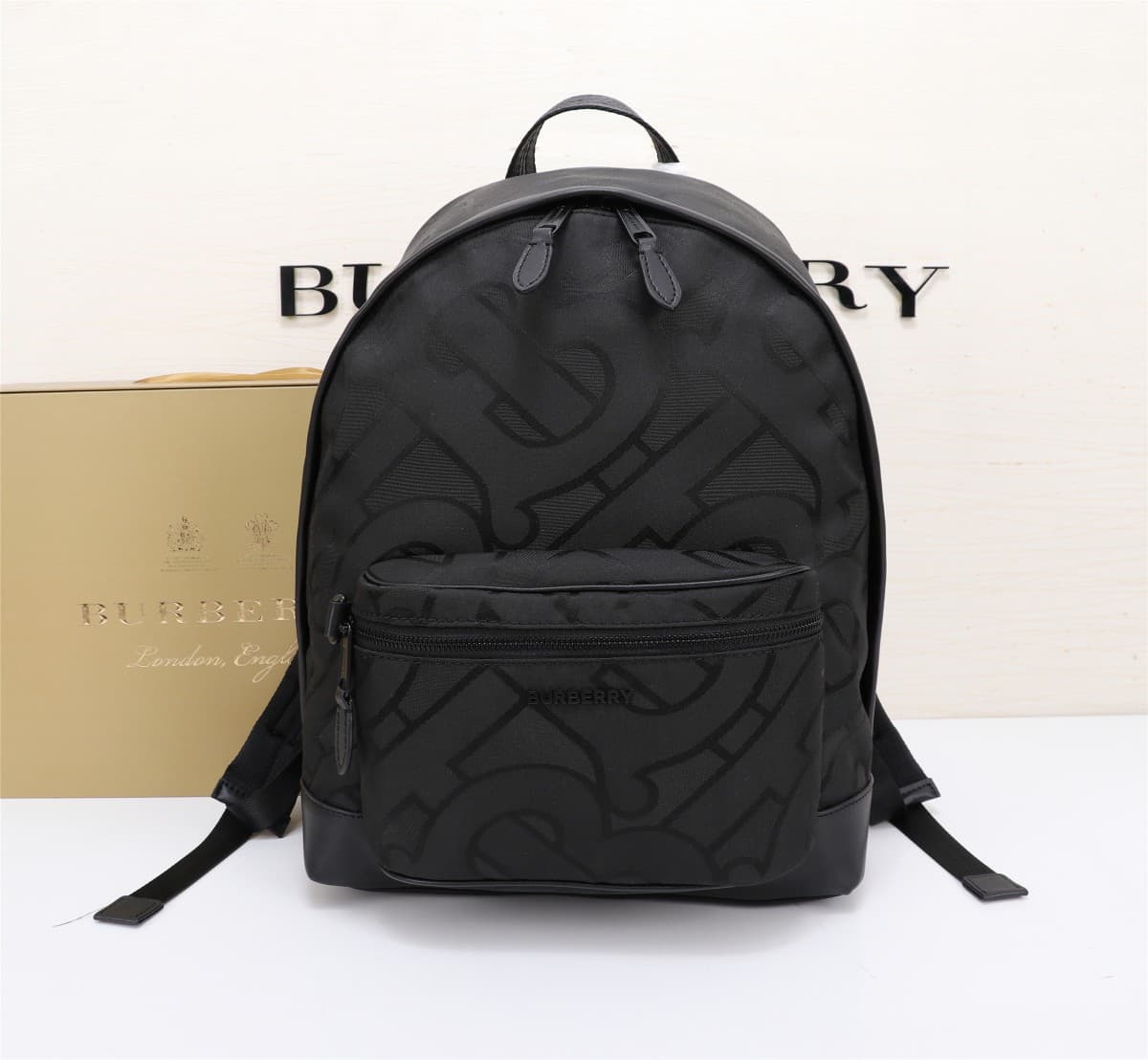 C7 🔥🔥 Barbour New Men's Backpack, Reimagined Check Electronic Canvas Backpack – an Eco-friendly Canvas Made from Recyclable Materials, Using Less Water and Reducing CO2 Emissions Compared to Traditional Coated Canvas. Features our logo and ribbed leather — image 1