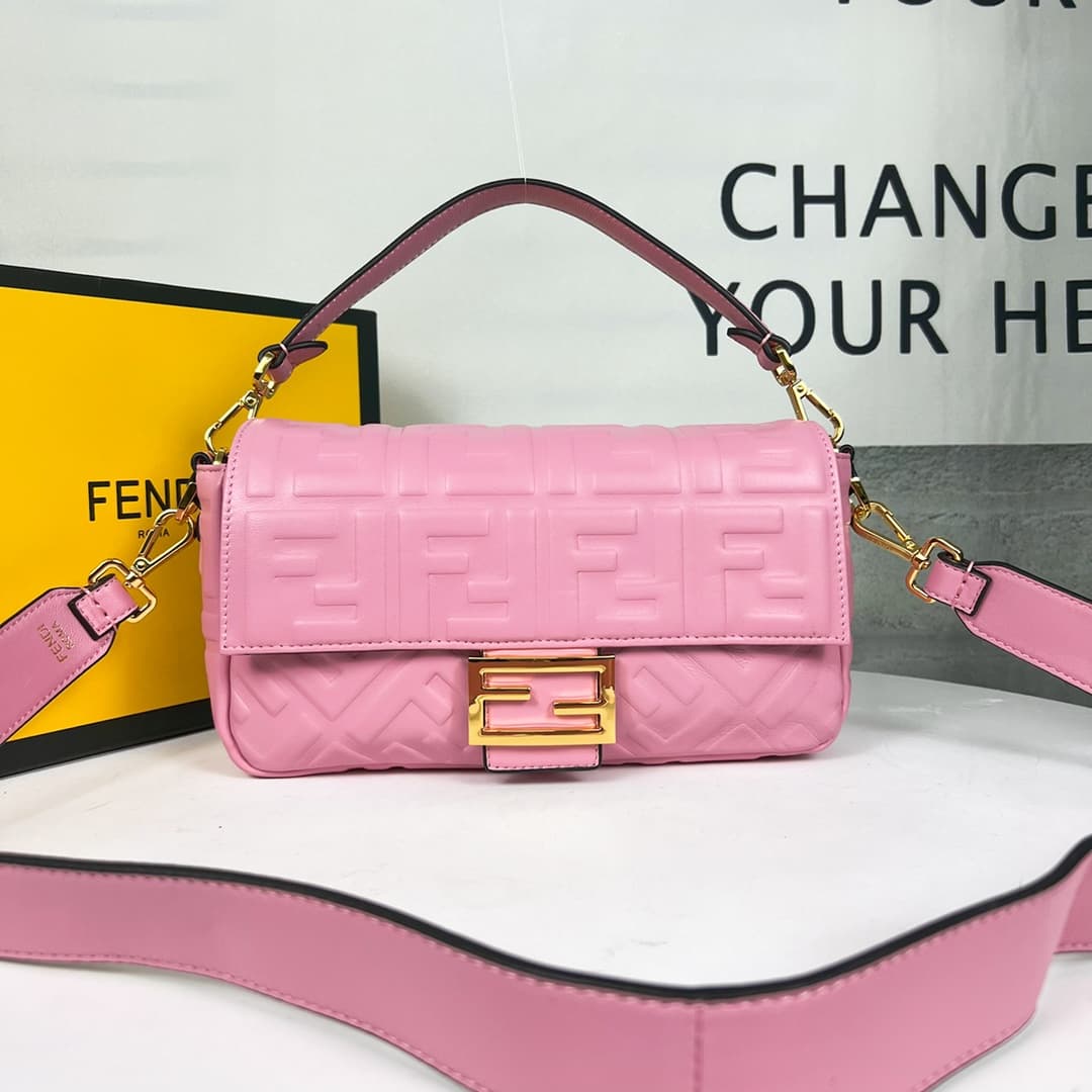 C2932 💰👑FENDI — image 1
