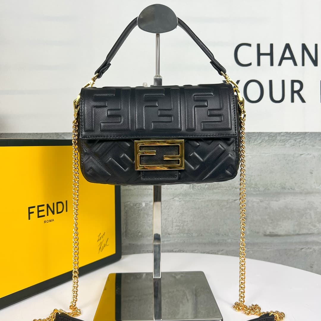 C2925 💰👑FENDI — image 1