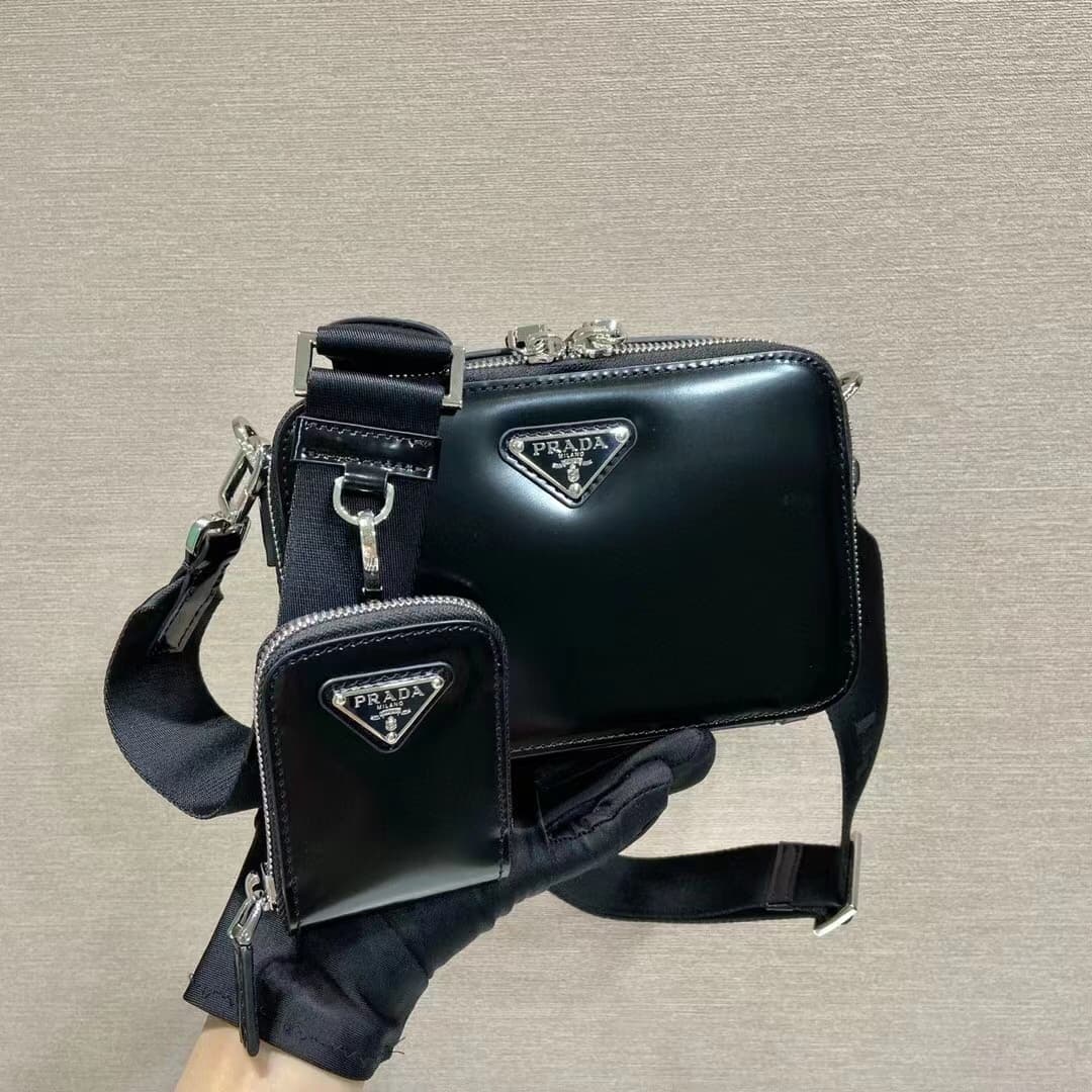 C6941 🎉New postman bag🎉2VH070 paint finish. — image 1