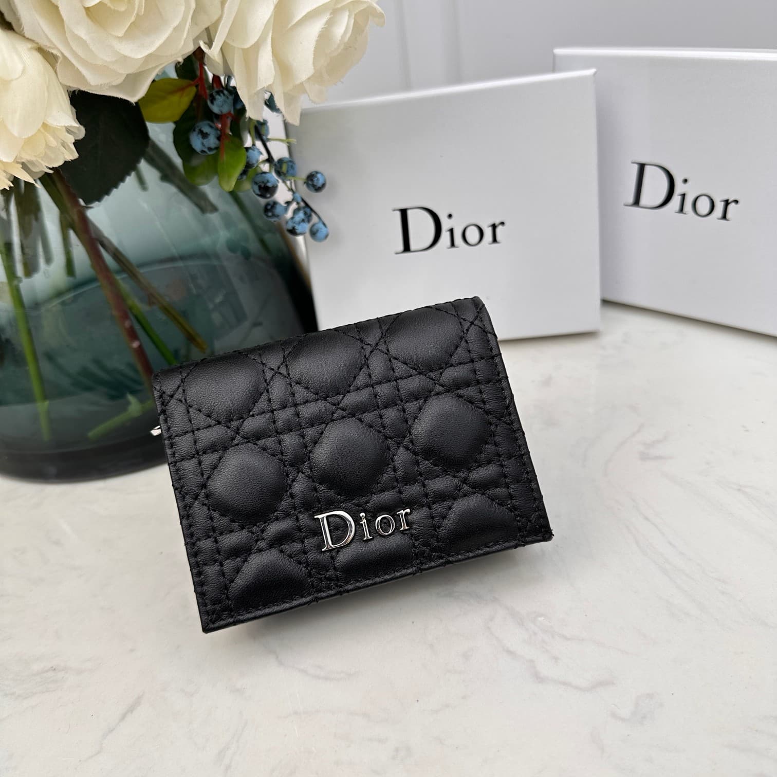 C377 7007 new wallet is out for sale. Dimensions: 11*8. 5*2CM — image 1