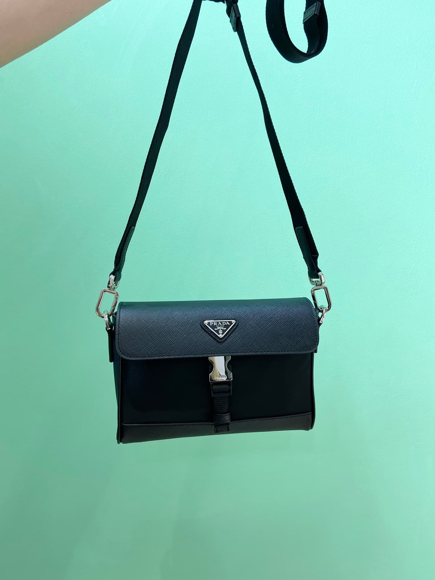 C7009 💰 🎉New postman bag🎉2VD044/cross-pattern/has been shipped👏👏 — image 1