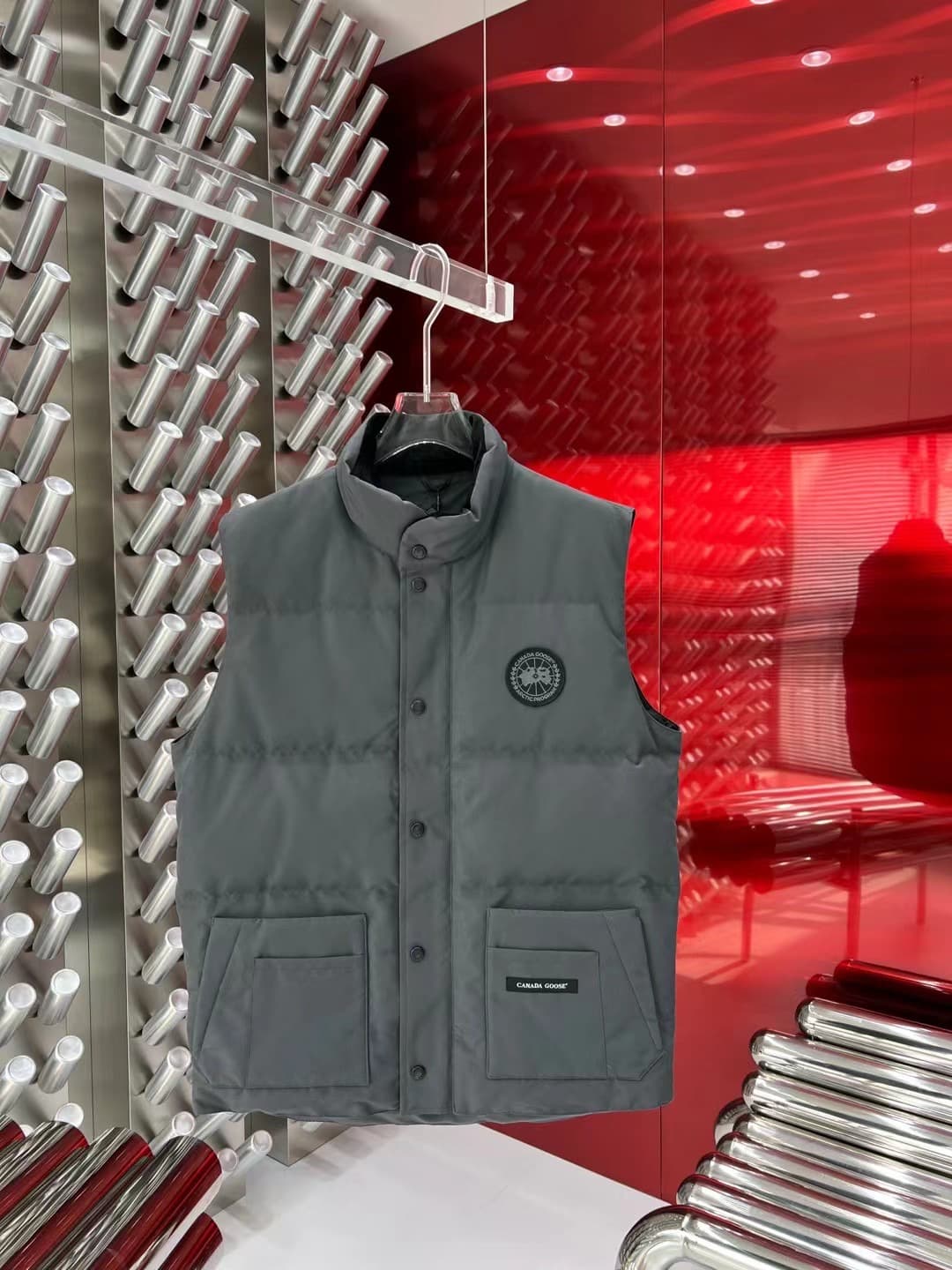 C11092 The Canadian brand Canada Goose down jackets are widely recognized as the most warm down jackets. Many Instagram influencers, netizens, and celebrities often wear these jackets in street photos. Every year, there are many products labeled “Canada G — image 1