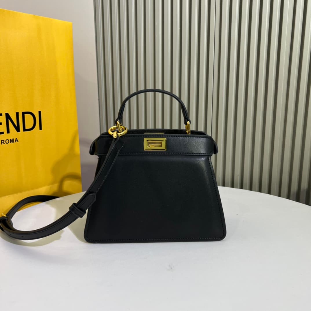 C2962 Fendi’s latest 🐱 little bag PeekaboolseeuPetite✔️ — image 1