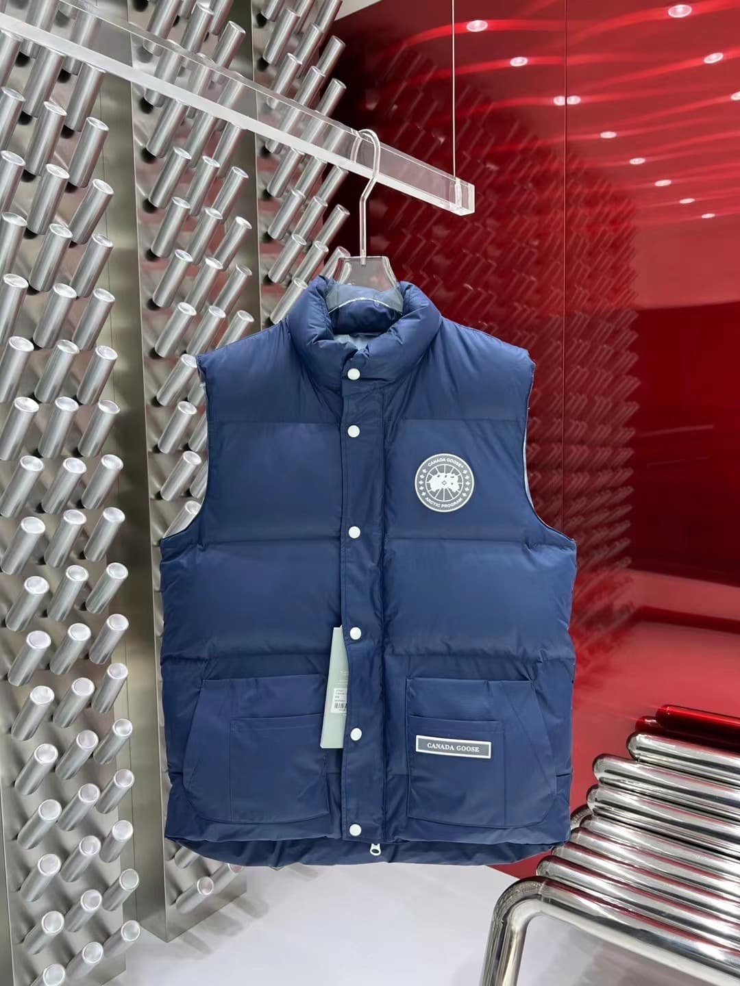 C11077 2025 – New models for autumn and winter 🆕 Down jacket. Original 1 & 1: Customized hardware components imported from abroad. Welcome to the store for comparison. Absolutely high quality. Made with top-quality 90 white duck down – ultra soft, fluffy — image 1