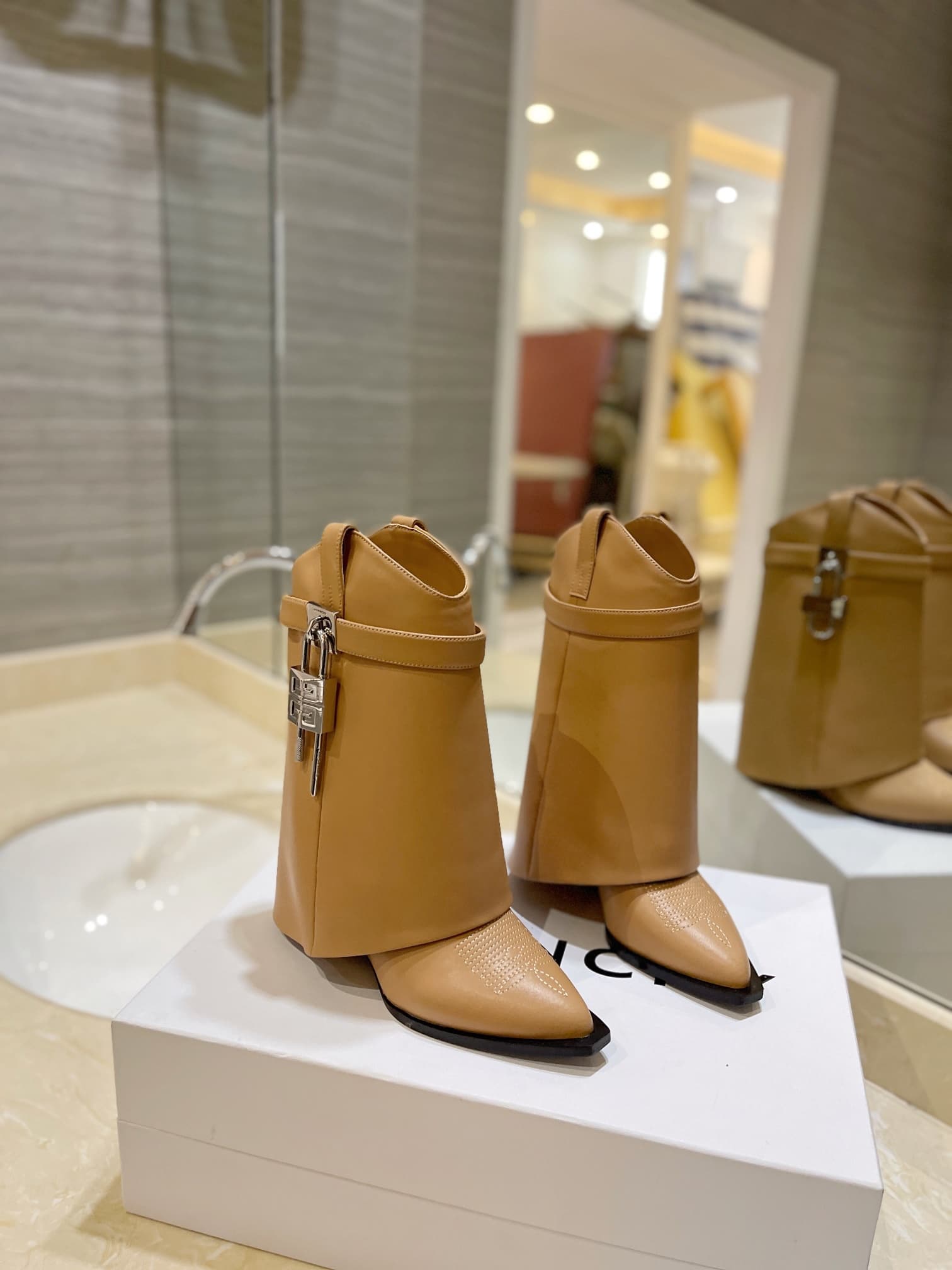D6537 💰 Authentic version customized for specialty stores — image 1