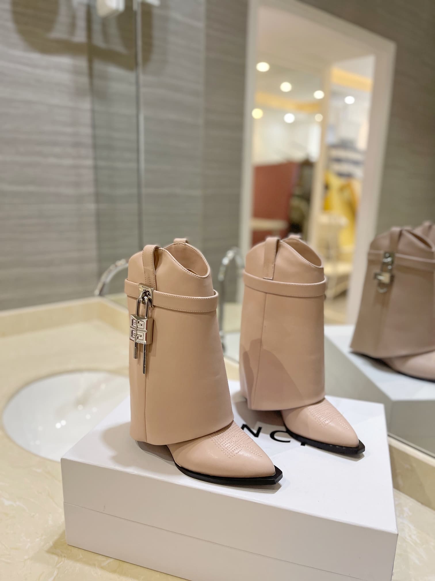 D6535 💰 Authentic, high-quality customized version from the store. — image 1
