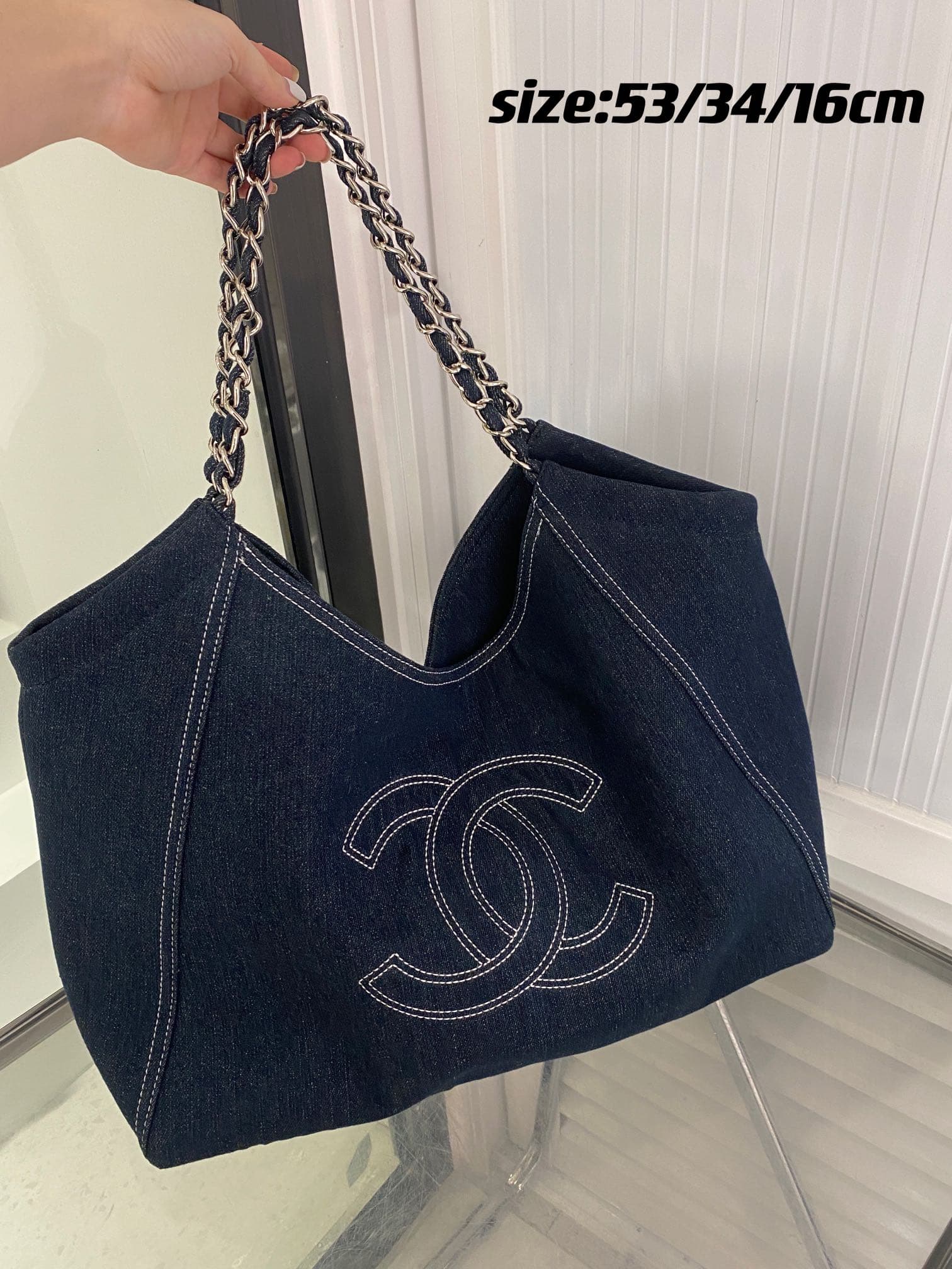 C789 🌸The mid-century cowboy tote bag has just come out with this model – I really love it! I highly recommend the Chanel cowboy style; it’s extremely beautiful, and it works well with any outfit. The combination of elements really captures the hearts of — image 1