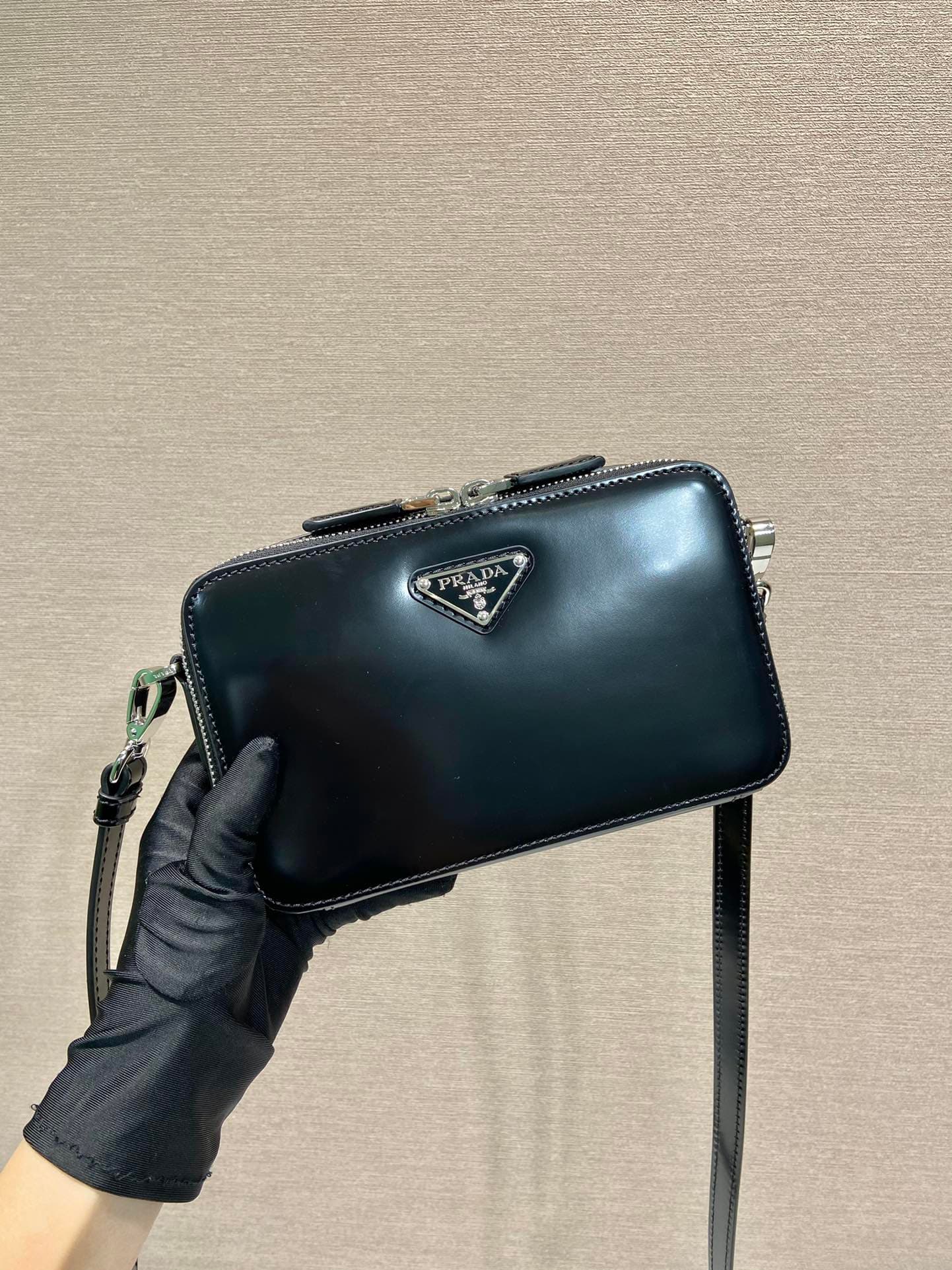 C6991 🎉New postman bag🎉2VH173 with shiny finish🎉🎉 — image 1