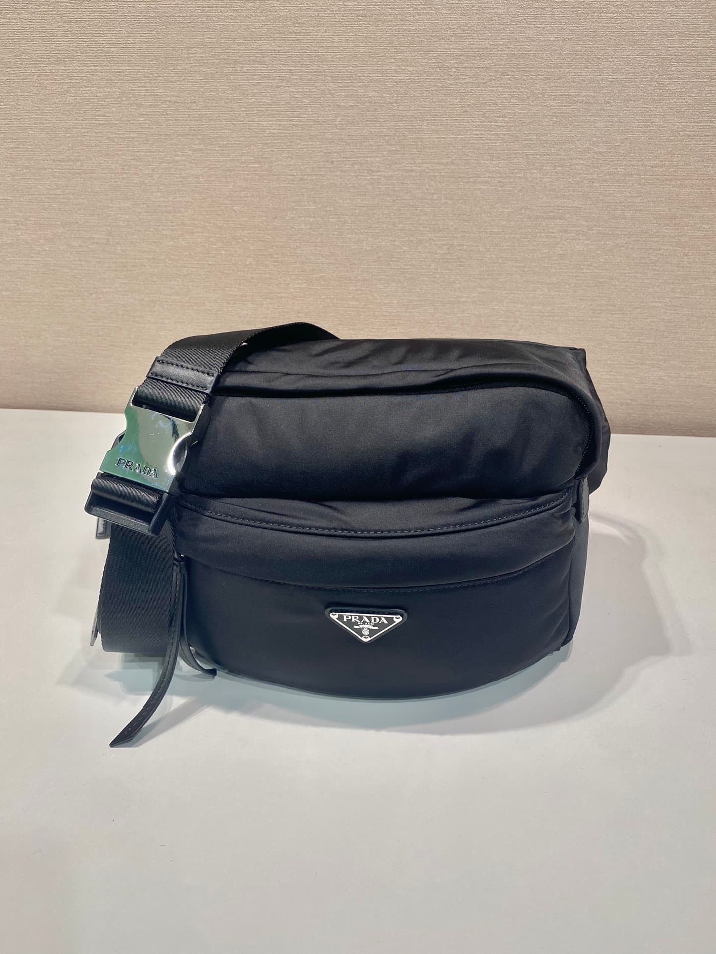 C6944 🎉New model 🎉2VH038B postman bag 👏🏻👏🏻 — image 1