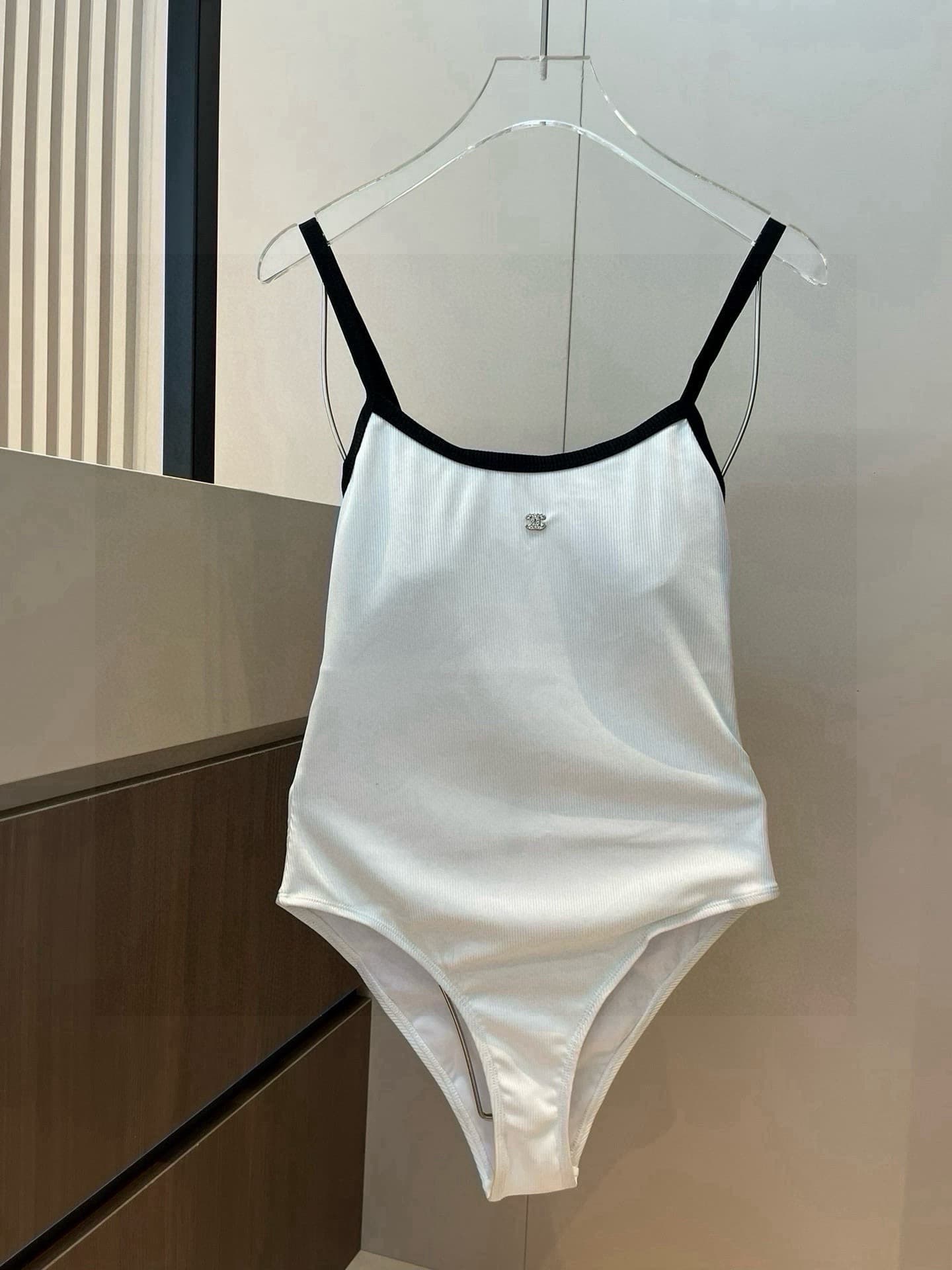 C24958 Chanel swimsuits ¥ — image 1