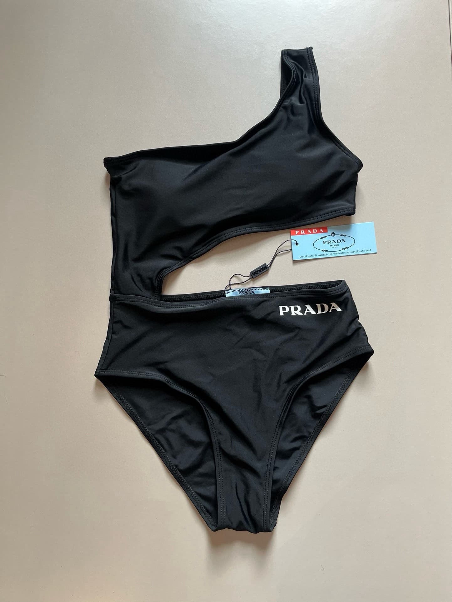 C24861 Gucci swimsuits ¥ — image 1