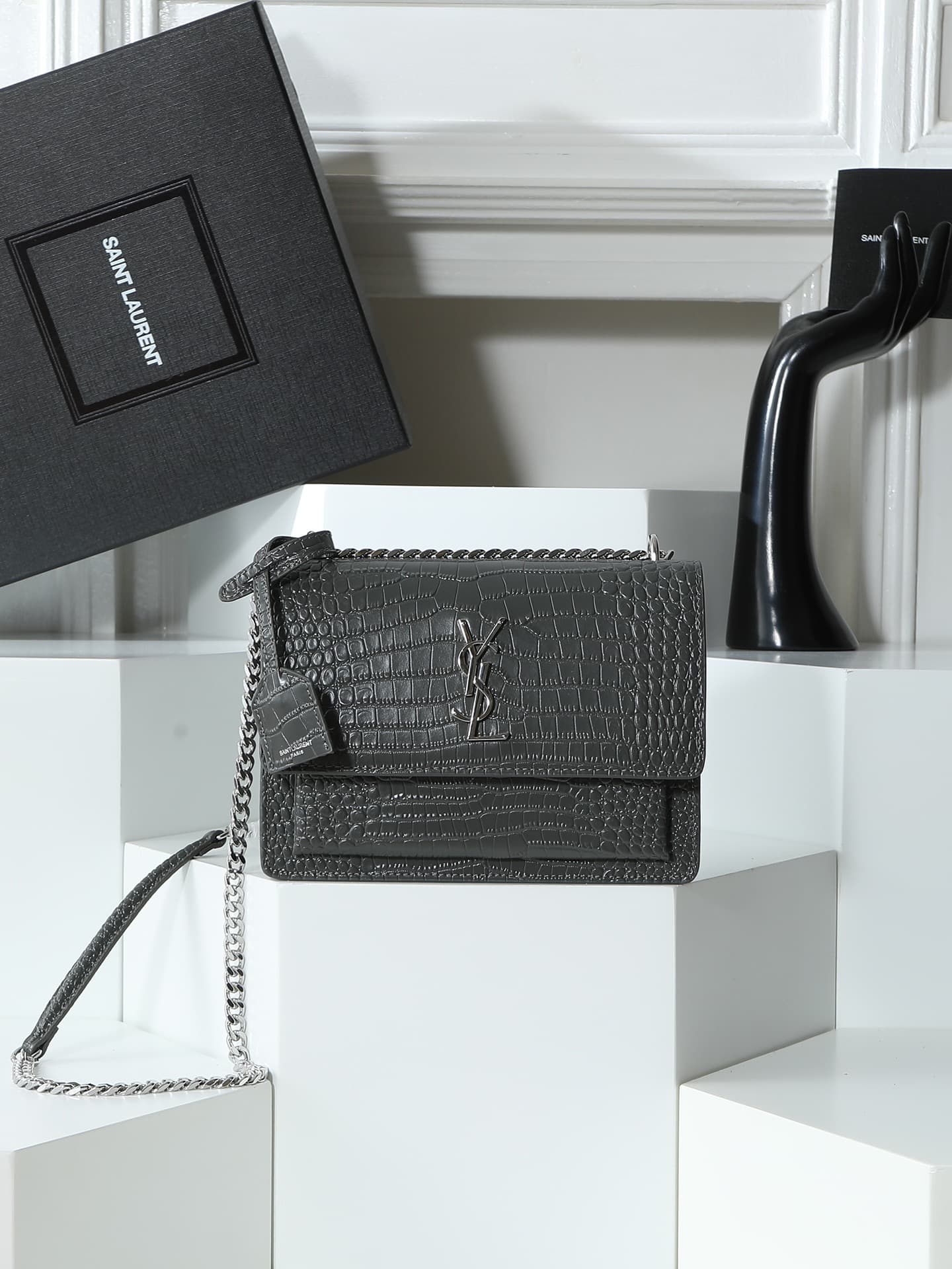 C8599 YSL Crocodile Pattern, same as the Prince Wen model. Features a special leather texture with three-dimensional patterns; imported electroplated antique silver hardware. A great item for street photography – it captures attention and is practical and — image 1