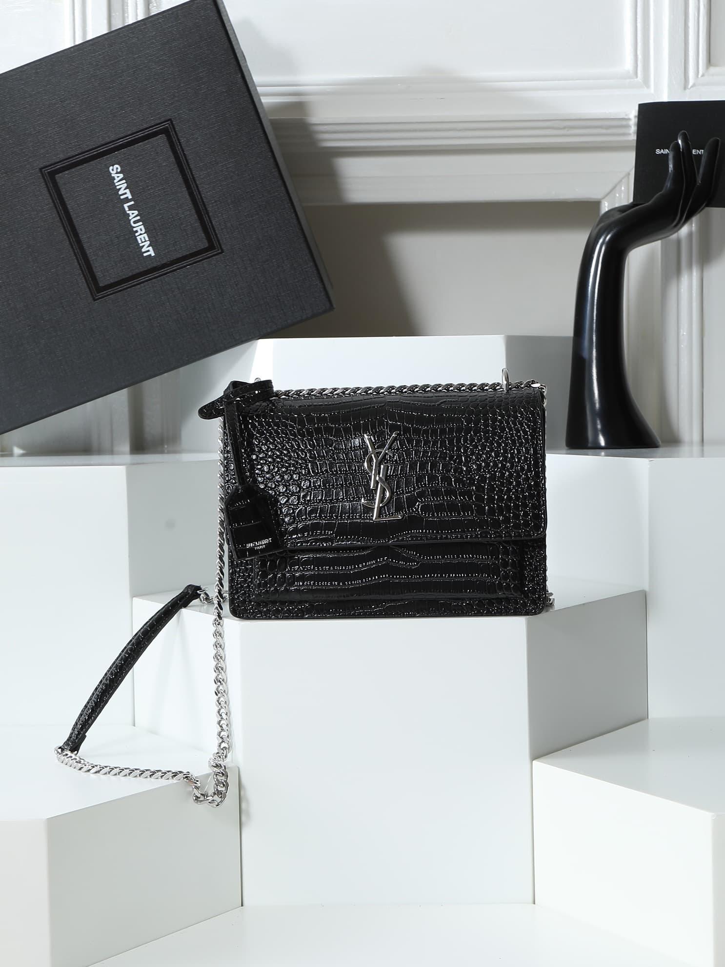 C8598 YSL Crocodile Pattern, similar to the Prince Wen model. Features a special high-quality cowhide texture with three-dimensional patterns; imported electroplated antique silver hardware. An excellent item for street photography – it helps focus the at — image 1
