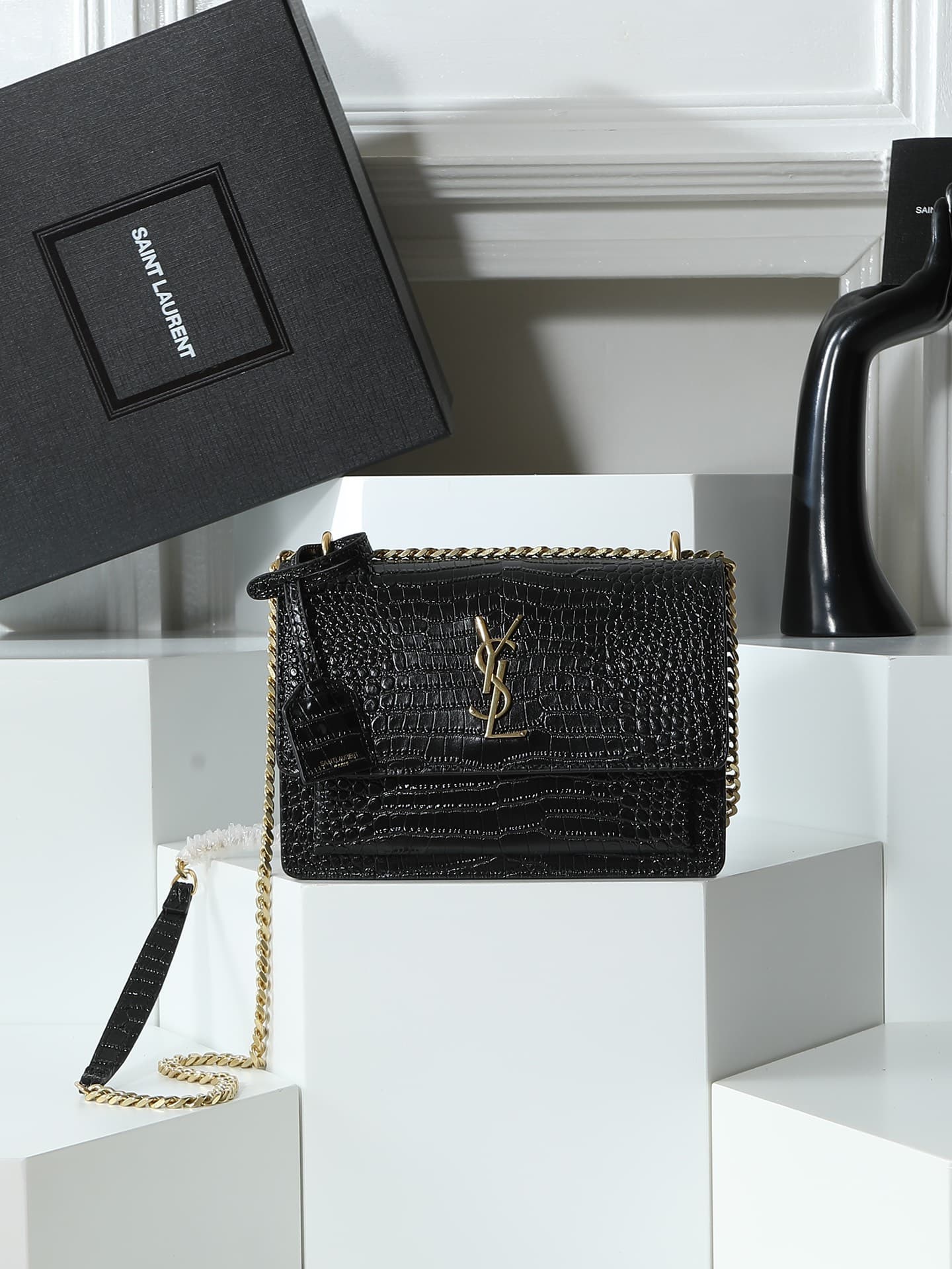 C8597 YSL Crocodile Pattern, similar to the Prince Wen model. Features a special high-quality cowhide texture with three-dimensional patterns; imported electroplated antique silver hardware. An excellent item for street photography – it captures attention — image 1