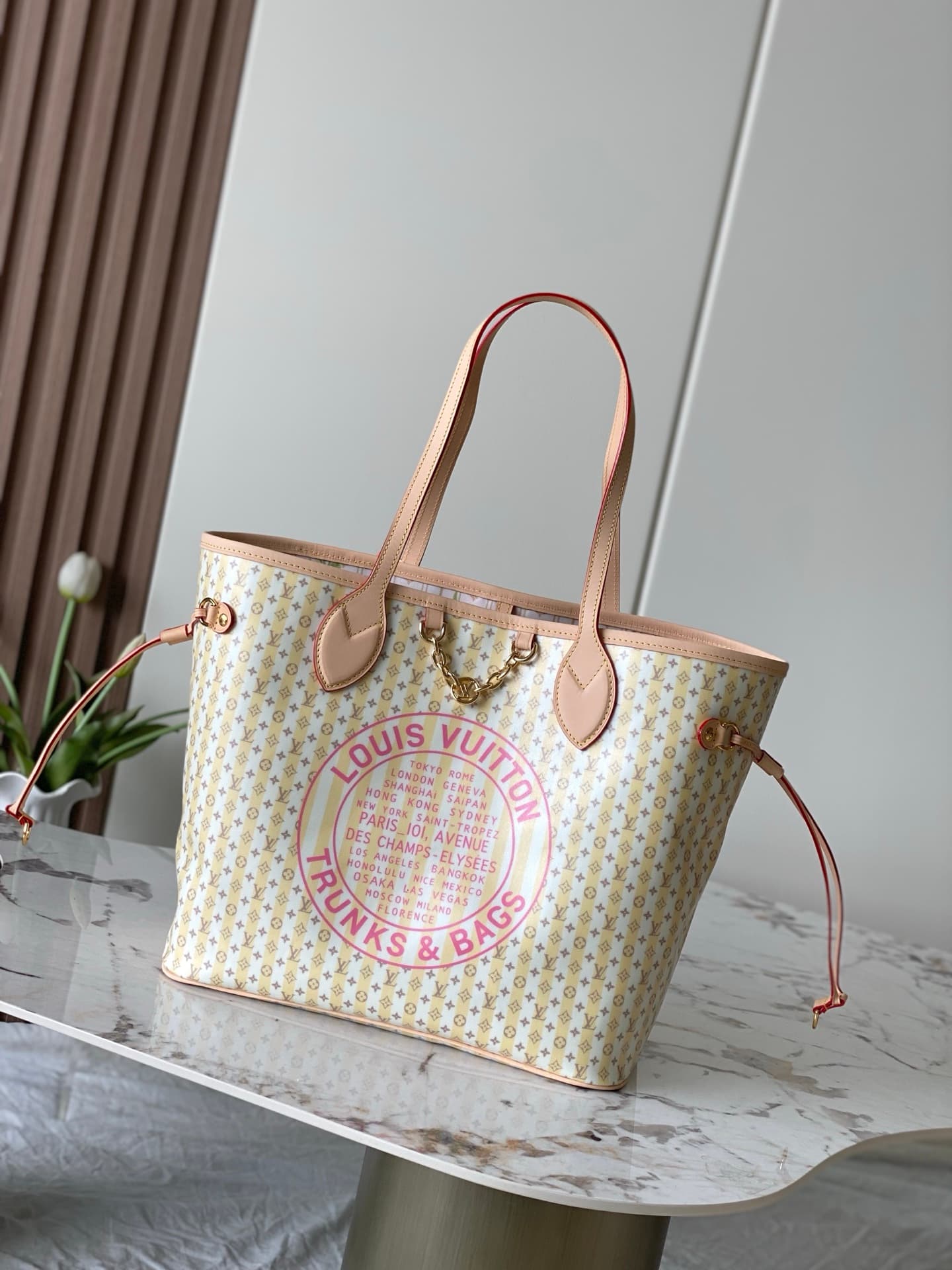C5173 Batch number M28457 – Light yellow shopping bag — image 1