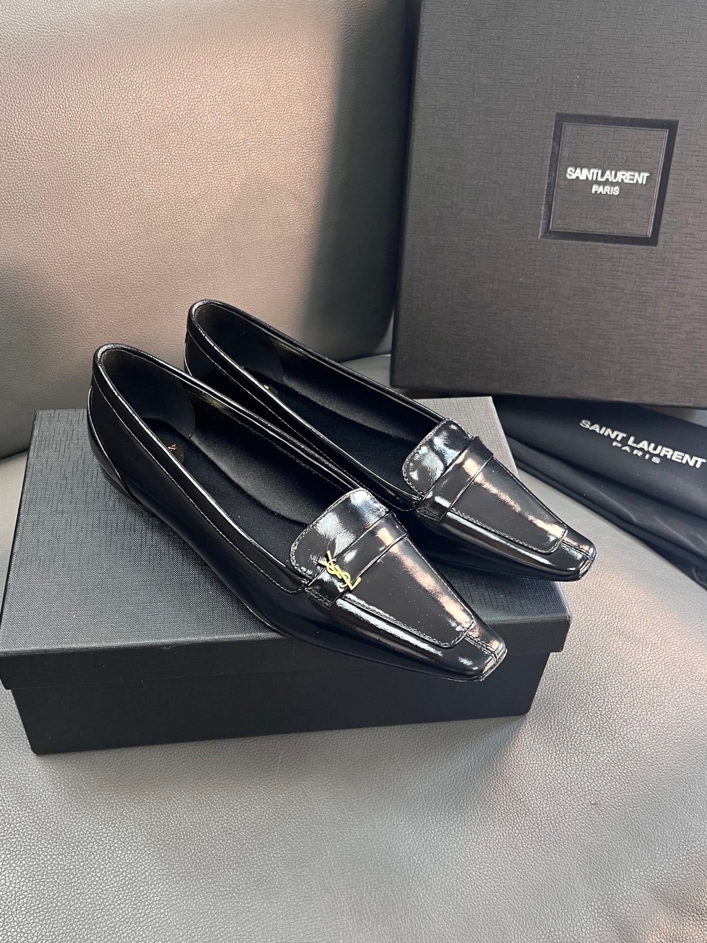 D12217 🇫🇷YSL Leif Jogging Shoes 25A, square-toe design, new style of Saint Laurent – sexy and elegant🛍🛍🛍 — image 1