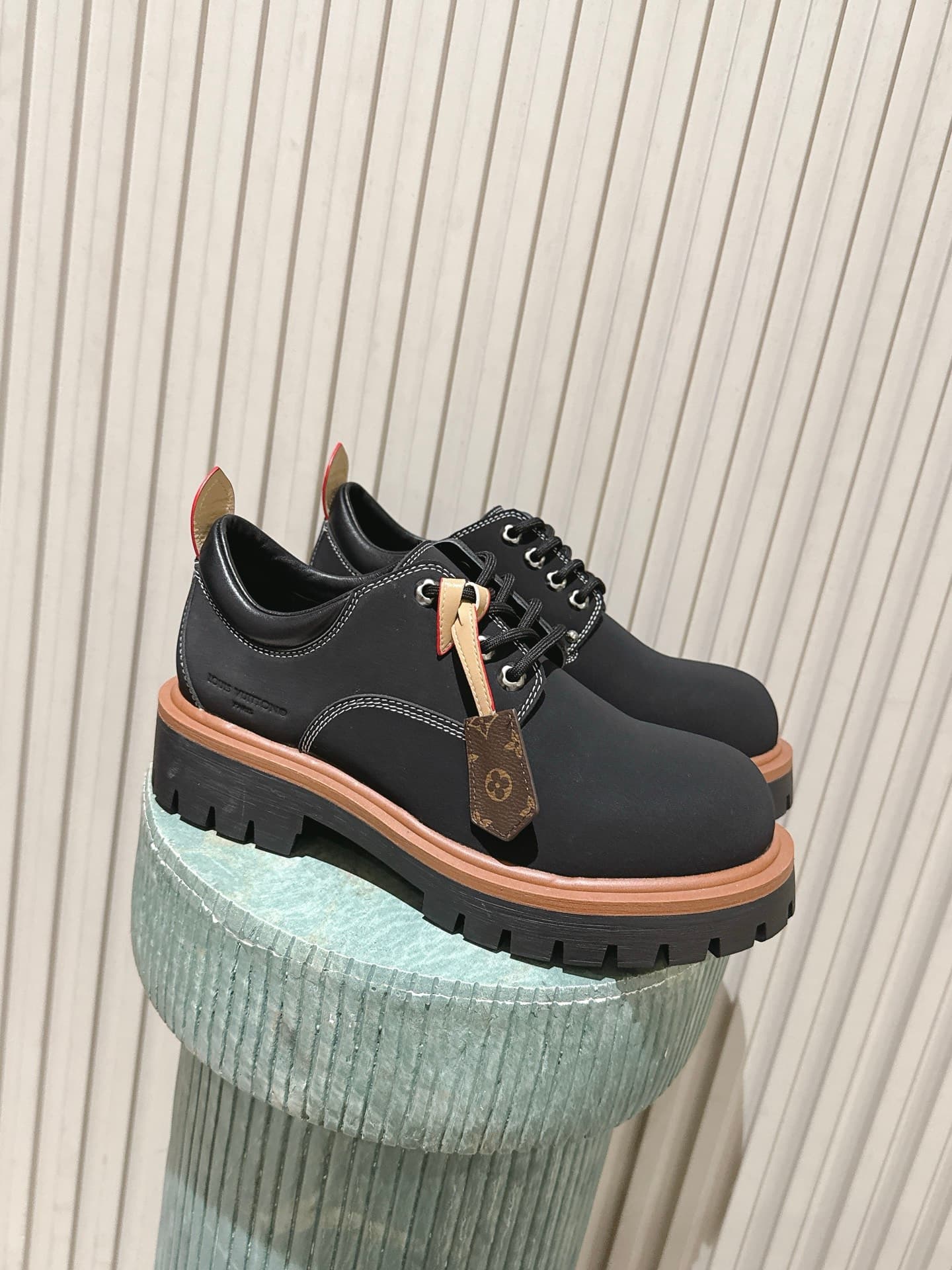 D9190 Top version: Couple-themed — image 1
