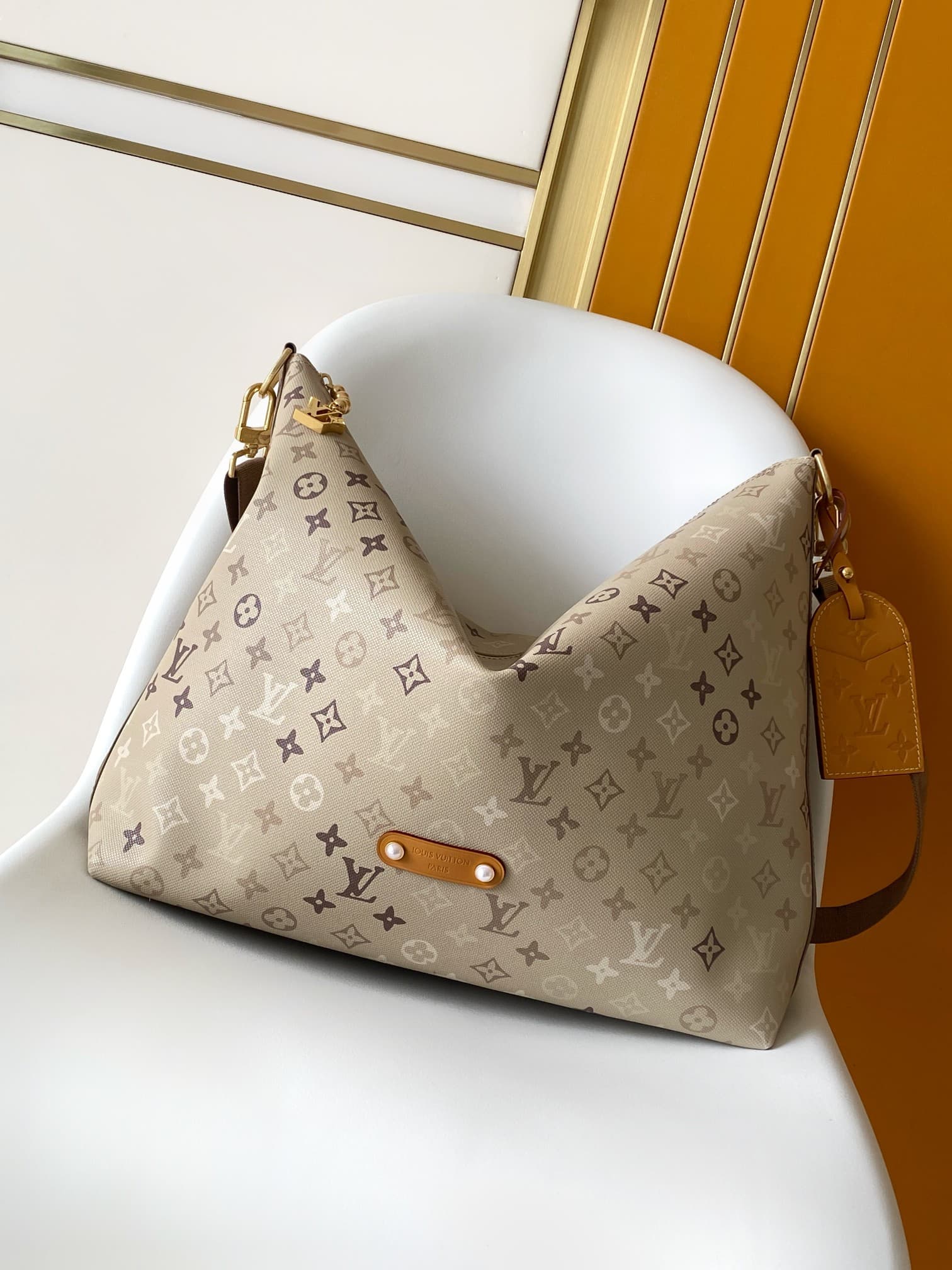 C5267 💰 M26931 – Top-quality original 163 chip【LV METIS handbag】. The Métis handbag, made of Monogram canvas, embodies a self-assured attitude. It features strong lines and contours; it offers the versatility required by modern handbags, while also retain — image 1