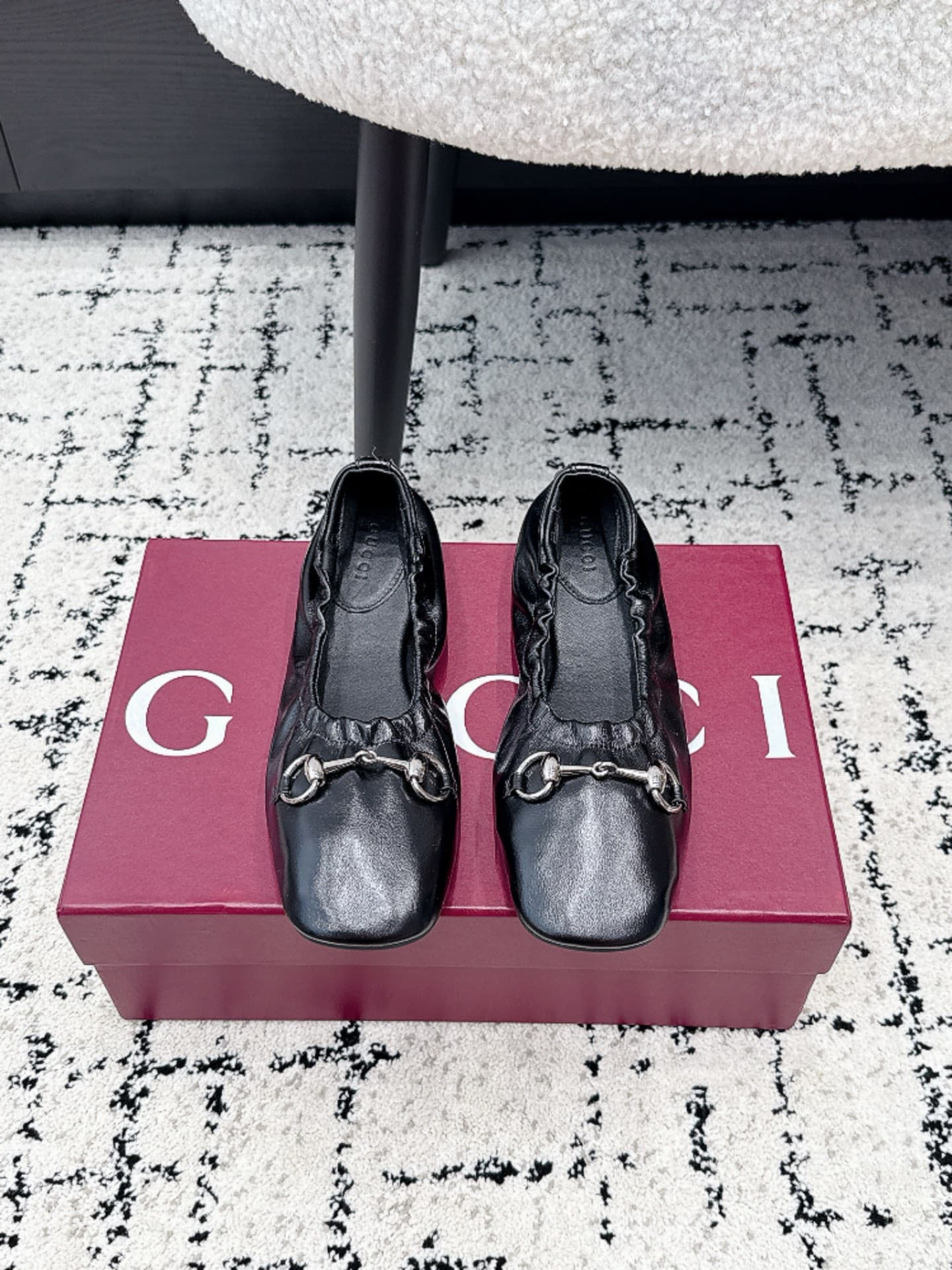 D7133 Gucci 26/ Prima Series Ballet Shoes: Classic Metal Buckle, Elastic Band, Flat Dance Shoes, Single-Shaped — image 1