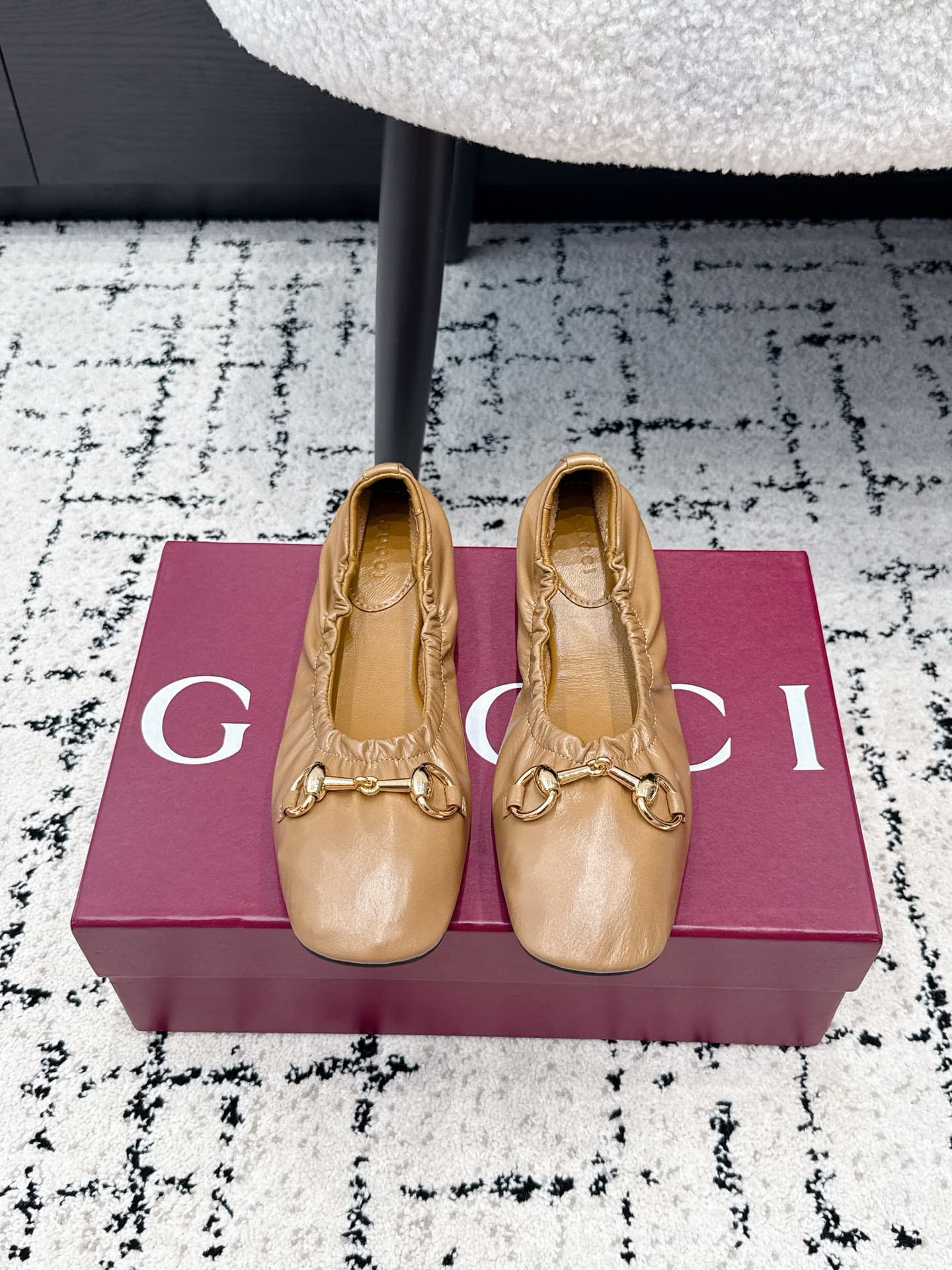 D7132 Gucci 26/ Prima Series Ballet Shoes: Classic Metal Buckle, Stretch Laces, Flat Dance Shoes, Single-Shaped — image 1