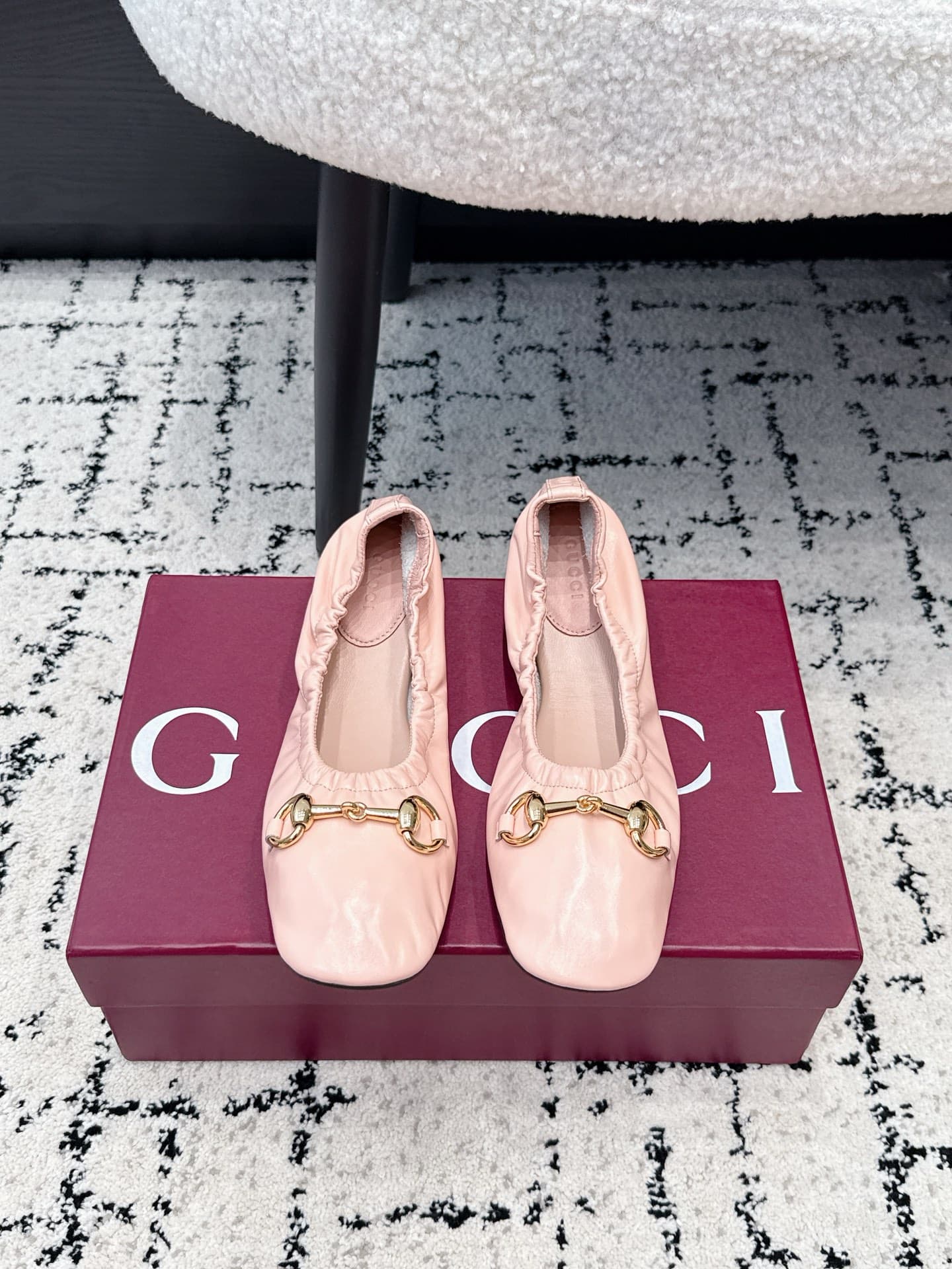 D7130 Gucci 26/ Prima Series Ballet Shoes: Classic Metal Buckle, Elastic Band, Flat Dance Shoes, Single Shoe — image 1
