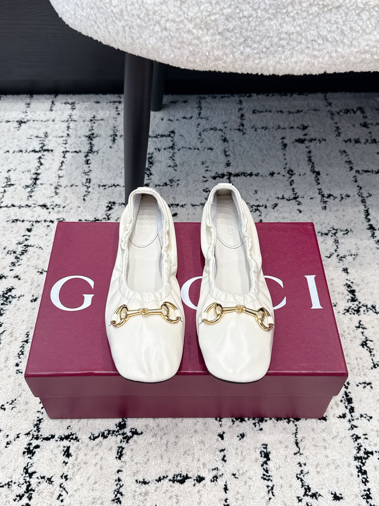D7129 Gucci 26/ Prima Series Ballet Shoes: Classic Metal Buckle, Stretch Band, Flat Dance Shoes, Single Shoe — image 1