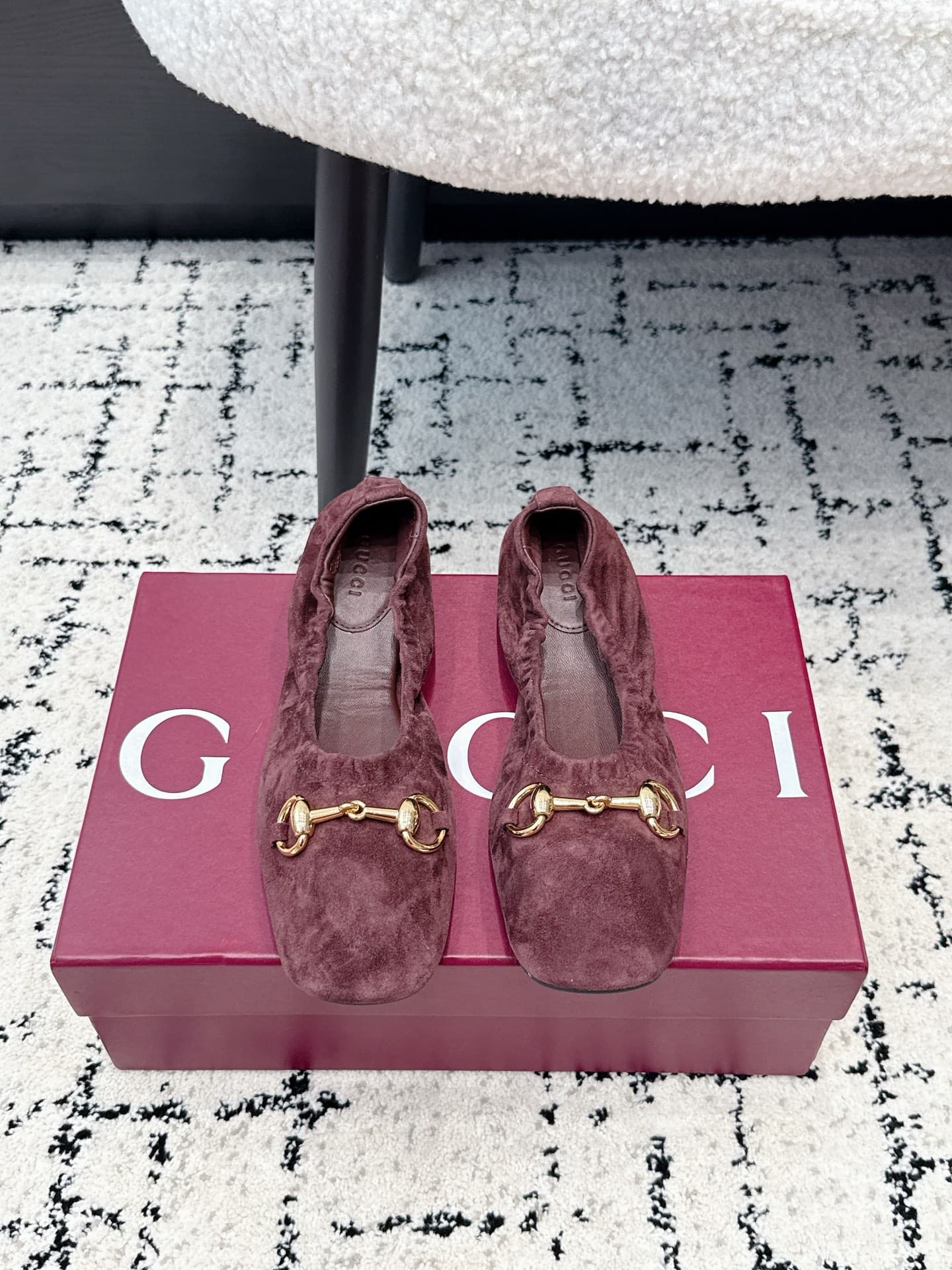D7128 Gucci 26/ Prima Series Ballet Shoes: Classic Metal Buckle, Elastic Band, Flat Dance Shoes, Single Shoe — image 1