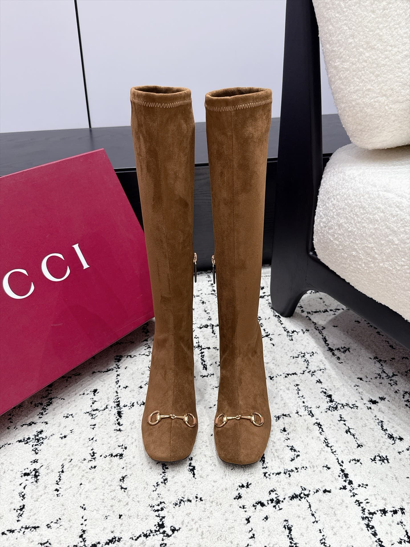 D7034 Gucci 29/ Early Autumn/Winter New Arrivals: Signora Series buckle and knee-high elastic boots — image 1