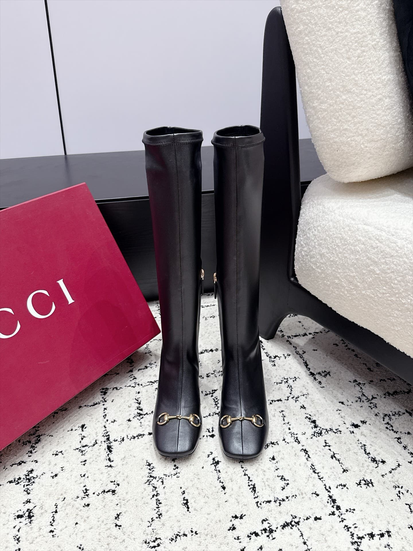 D7032 Gucci 29/ Early Autumn/Winter New Arrivals: Signora Series buckle and knee-high elastic boots — image 1