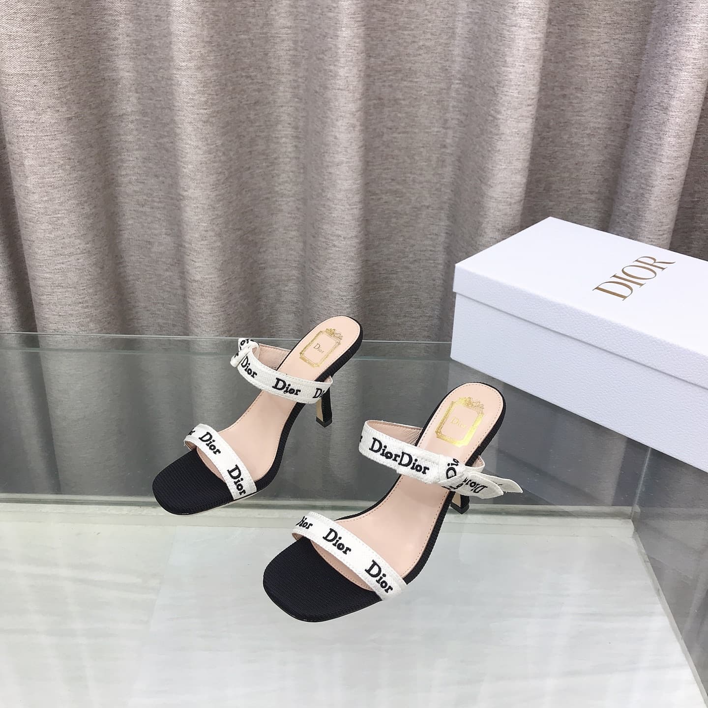 D6007 J’ADIOR Dior Dior 2026 – New early spring collection with high-end design. High heels with bow details, CD logo embroidery, pointed toe, multi-colored slippers. The most premium version on the market. — image 1