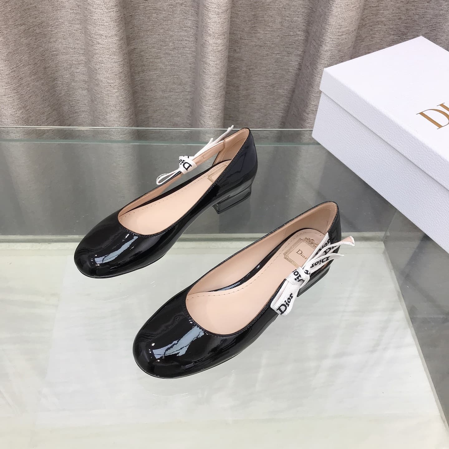 D6001 D Family~Diore 2026 Early Spring New Model: Classic Leather and Ribbon Loafers — image 1