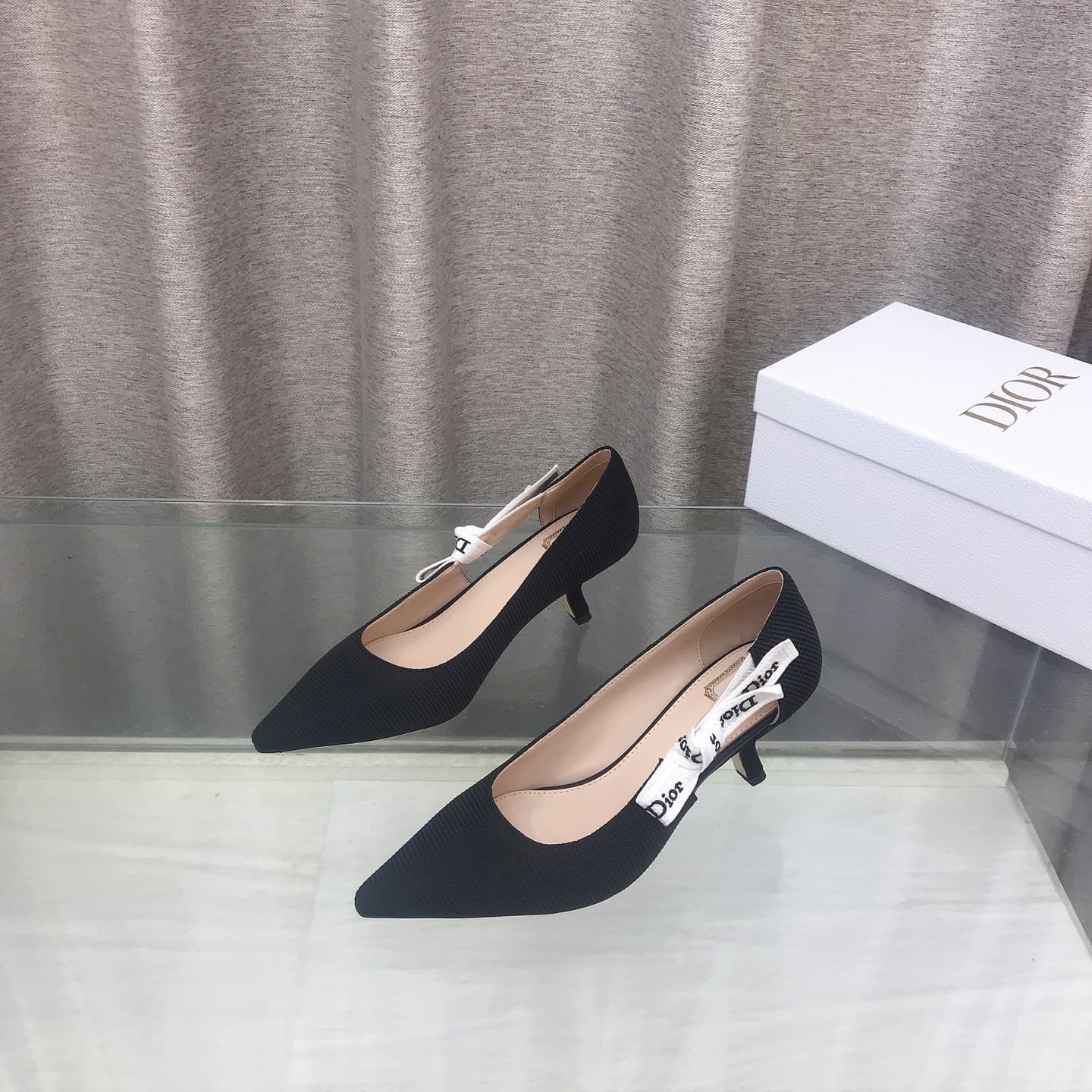 D6003 J‘ADIOR Dior Dior 2026 – New spring collection of high heels with ribbons and bows. These are similar to those worn by celebrities; they feature a CD logo, a square toe, and a design with open colors. It’s the top-tier version available on the marke — image 1