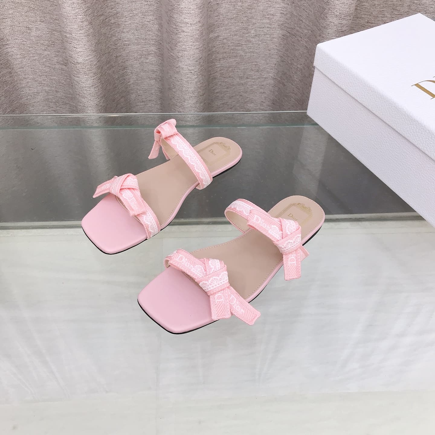 D5993 26ss Spring/Summer new model Dior J’Adior belted sandals, classic CD letter embroidery, bow ties, lace trim – two-band sandals — image 1