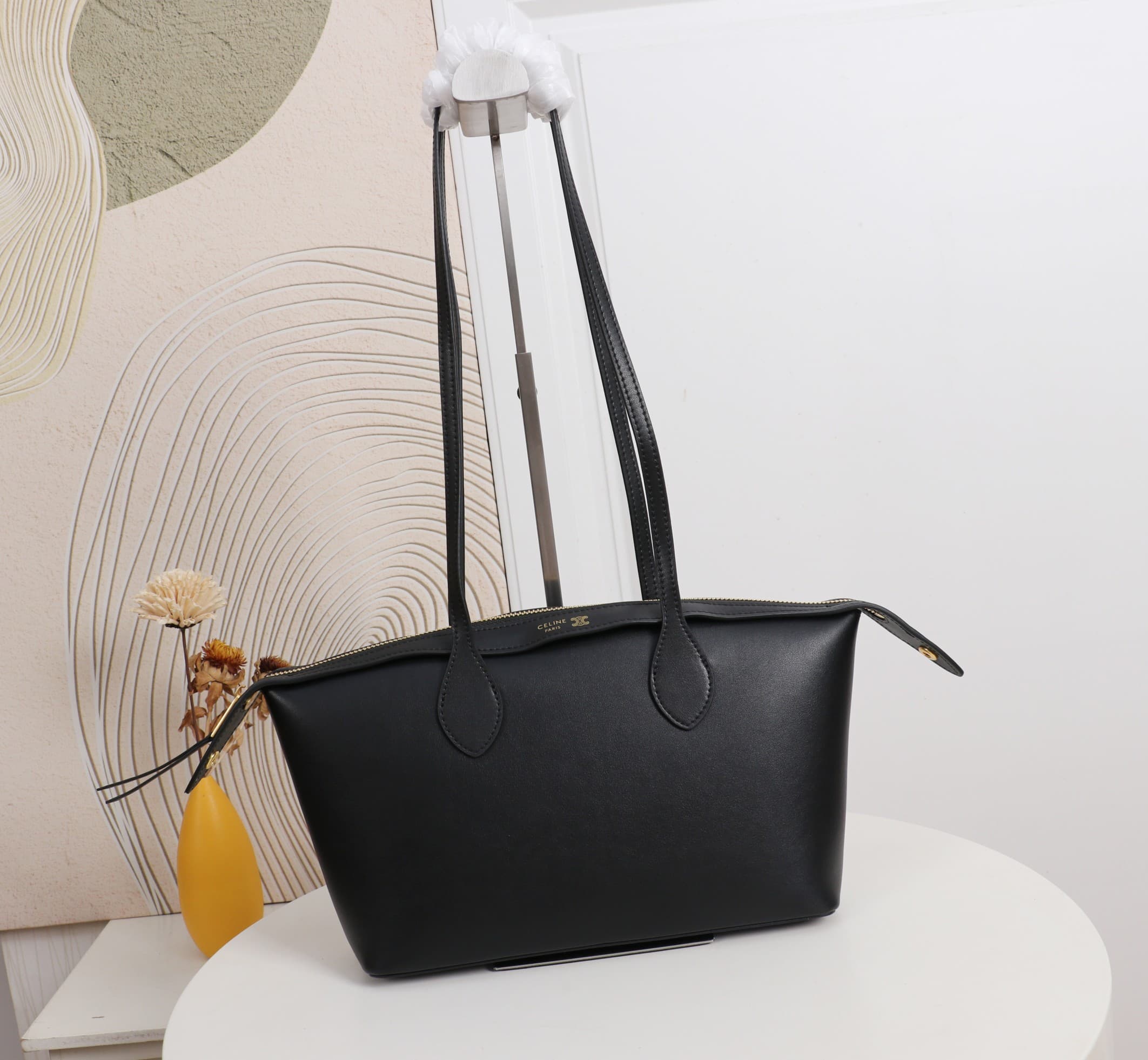 C467 .Celine Seline bag, dimensions: 26*19*8cm — image 1