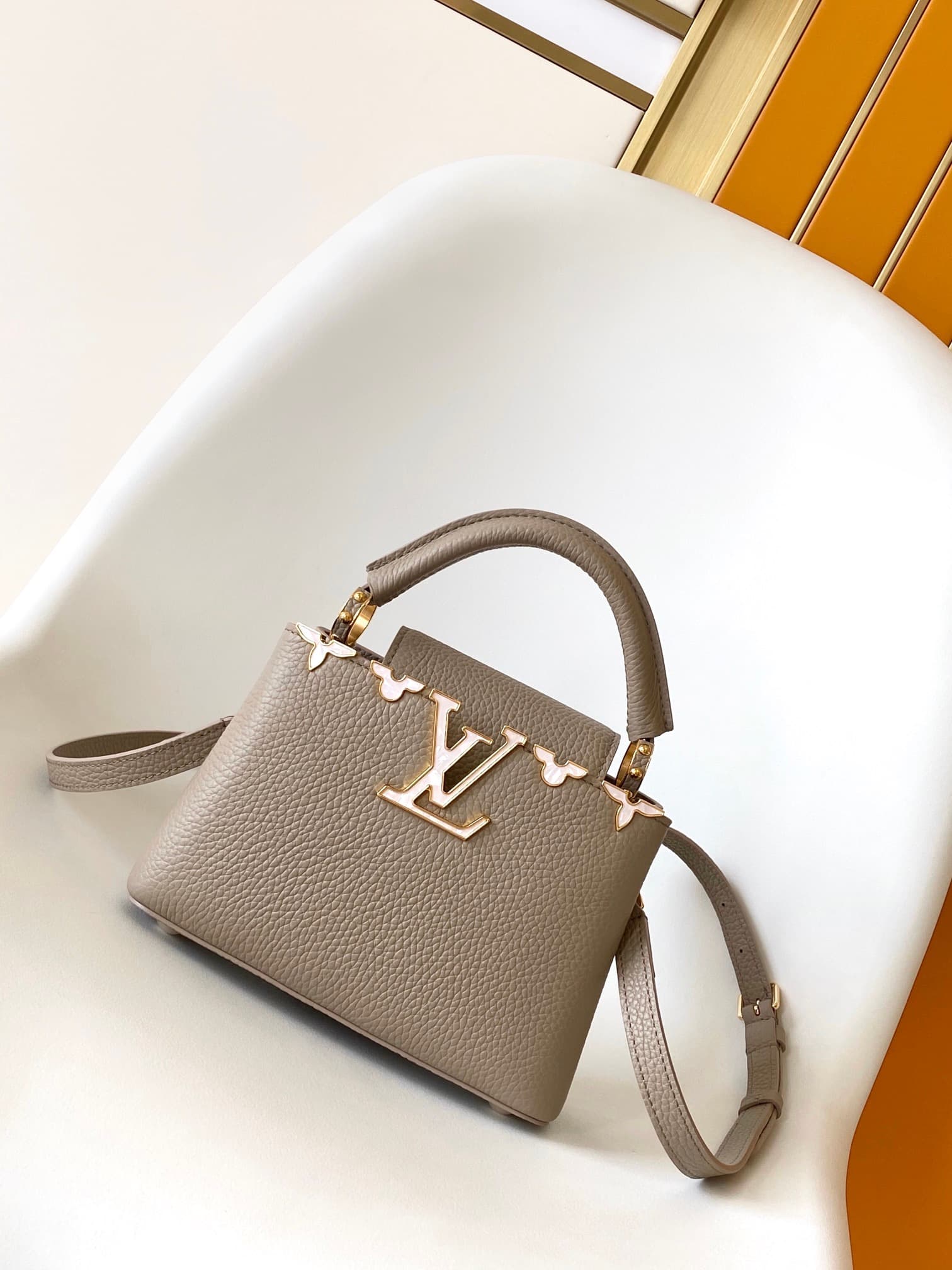 C5138 💰 Premium original leather, dynamic sizing capability — image 1