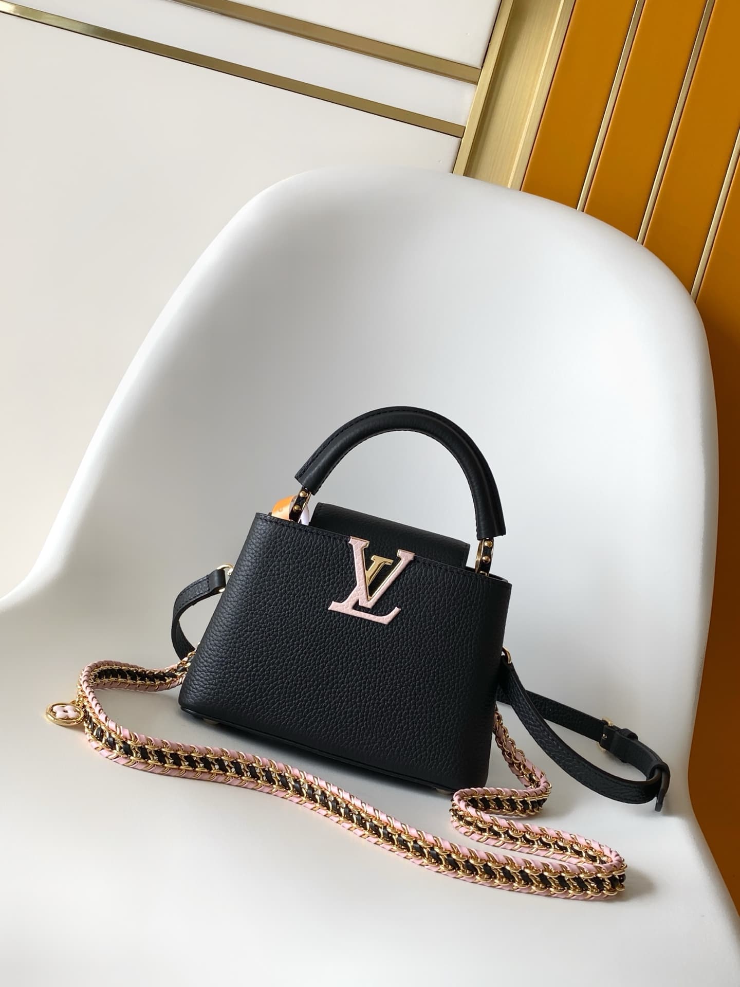 C5270 💰 M29439 Black; M28450 Beige; M29440 Gray; M28688 Brown; M28691 Bright Red; M29498 Horizontal Pink – Premium original style. Dynamic 163. This Capucines mini handbag features beautifully crafted braided chains and enamel Monogram floral decorations, — image 1