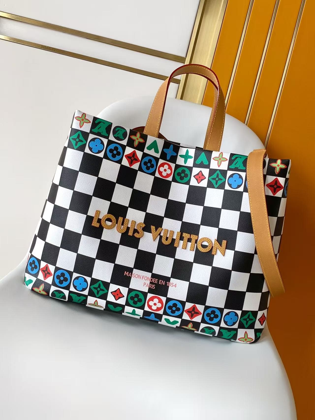 C5118 💰M10991 – Large size; M10992 – Small size; M10993 – Miniature, top-quality original style. 163 – Dynamic design; LV 2027 – Spring/Summer men’s handbag. The design of this handbag draws inspiration from Louis Vuitton’s classic shopping bags, featurin — image 1