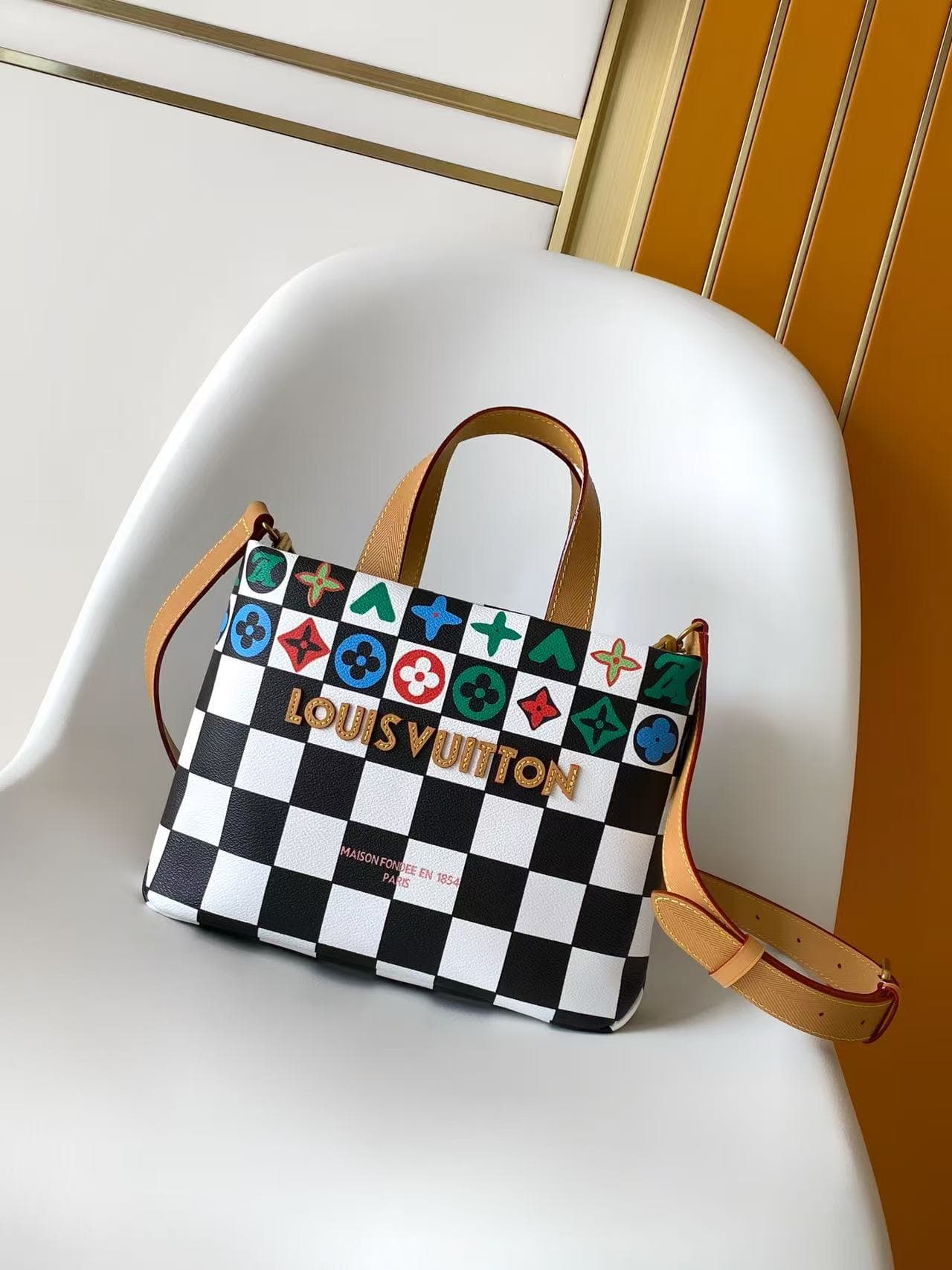 C5117 💰M10991 – Large size; M10992 – Small size; M10993 – Miniature, top-quality original items. 163 – Dynamic design; LV 2027 – Spring/Summer men’s handbag. The design of this handbag draws inspiration from Louis Vuitton’s classic shopping bags, featurin — image 1