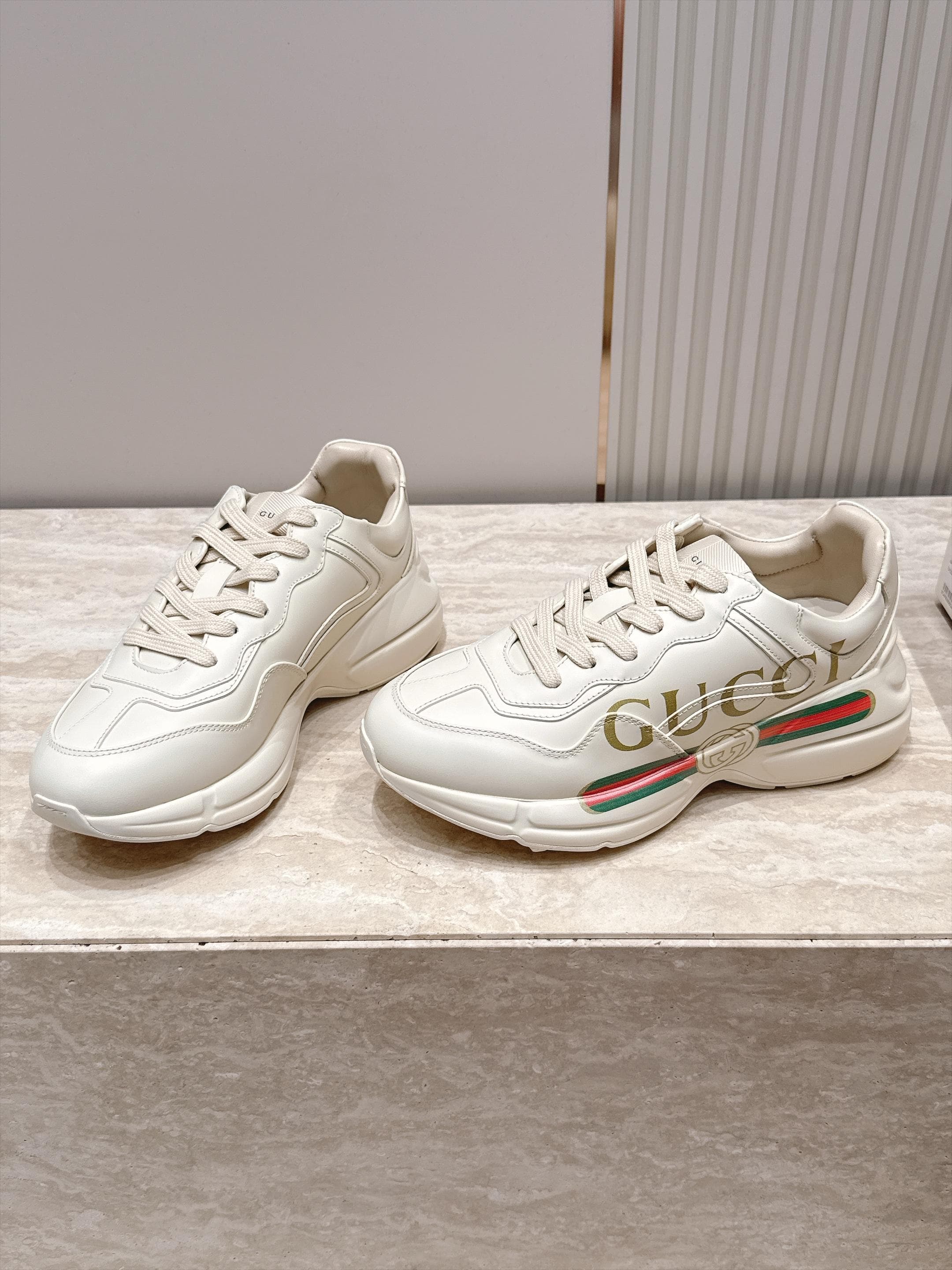 D6925 Top version, new color scheme. Gucci Guccis – classic “Dad shoes” and running shoes. Pair of shoes for couples; classic design upgraded with new colors. Really awesome! It once again embodies the cool and fashionable concept of G Brand. May good luc — image 1
