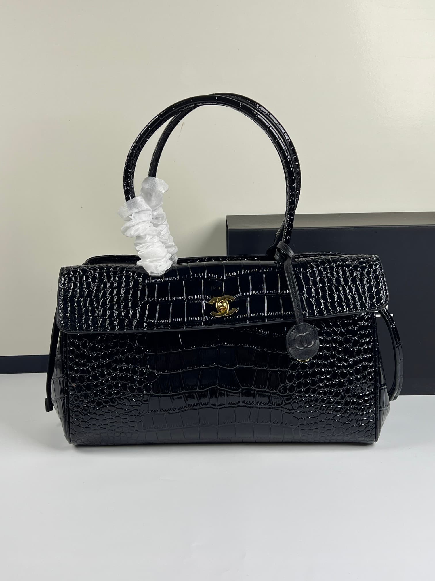 C1856 Chanel26 style bag with a top layer of crocodile skin, new design, oversized size – cf Maxi Flap — image 1